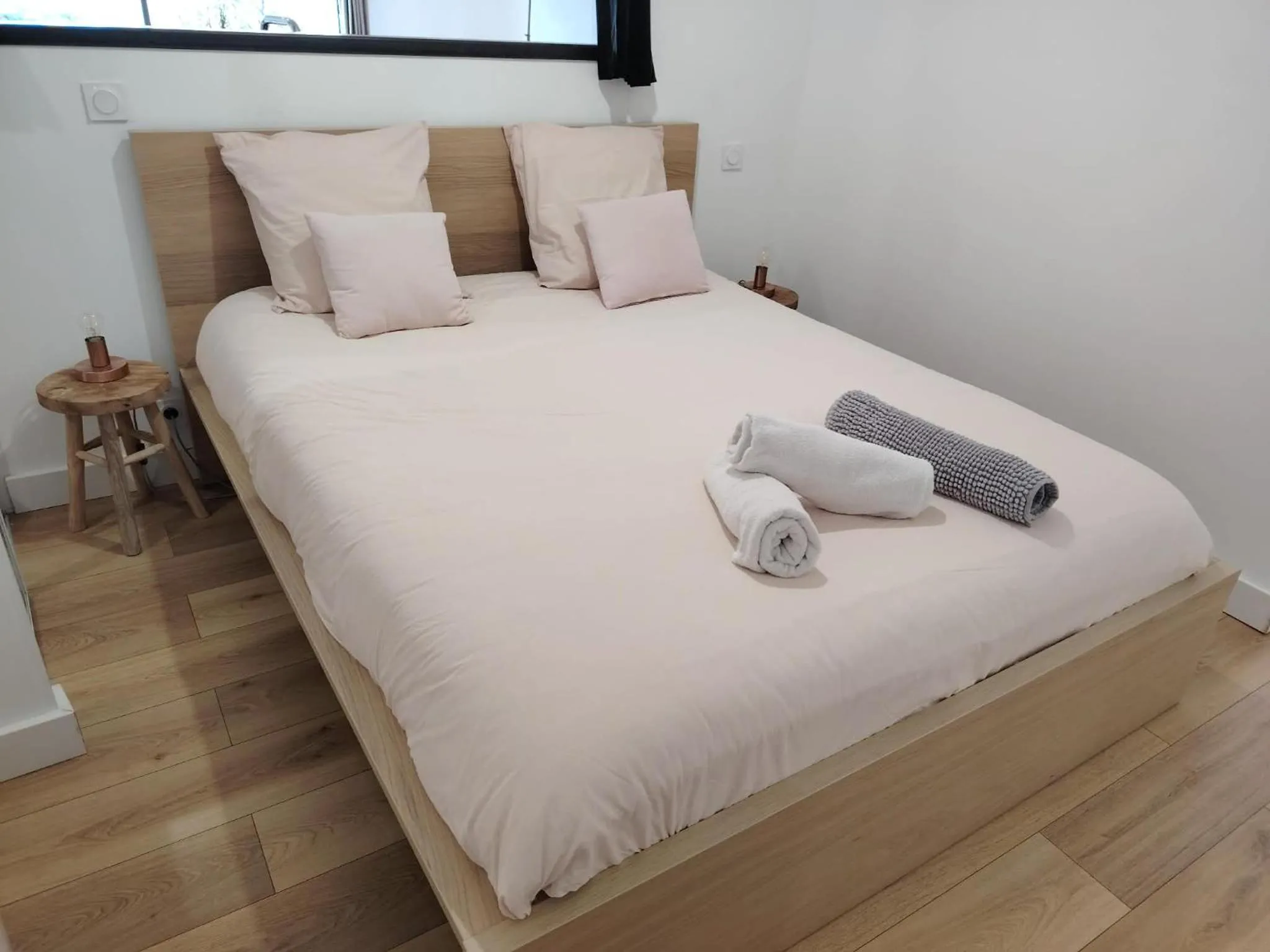 Bed in Le DenysPuech 55m2 plein centre avec jardin!