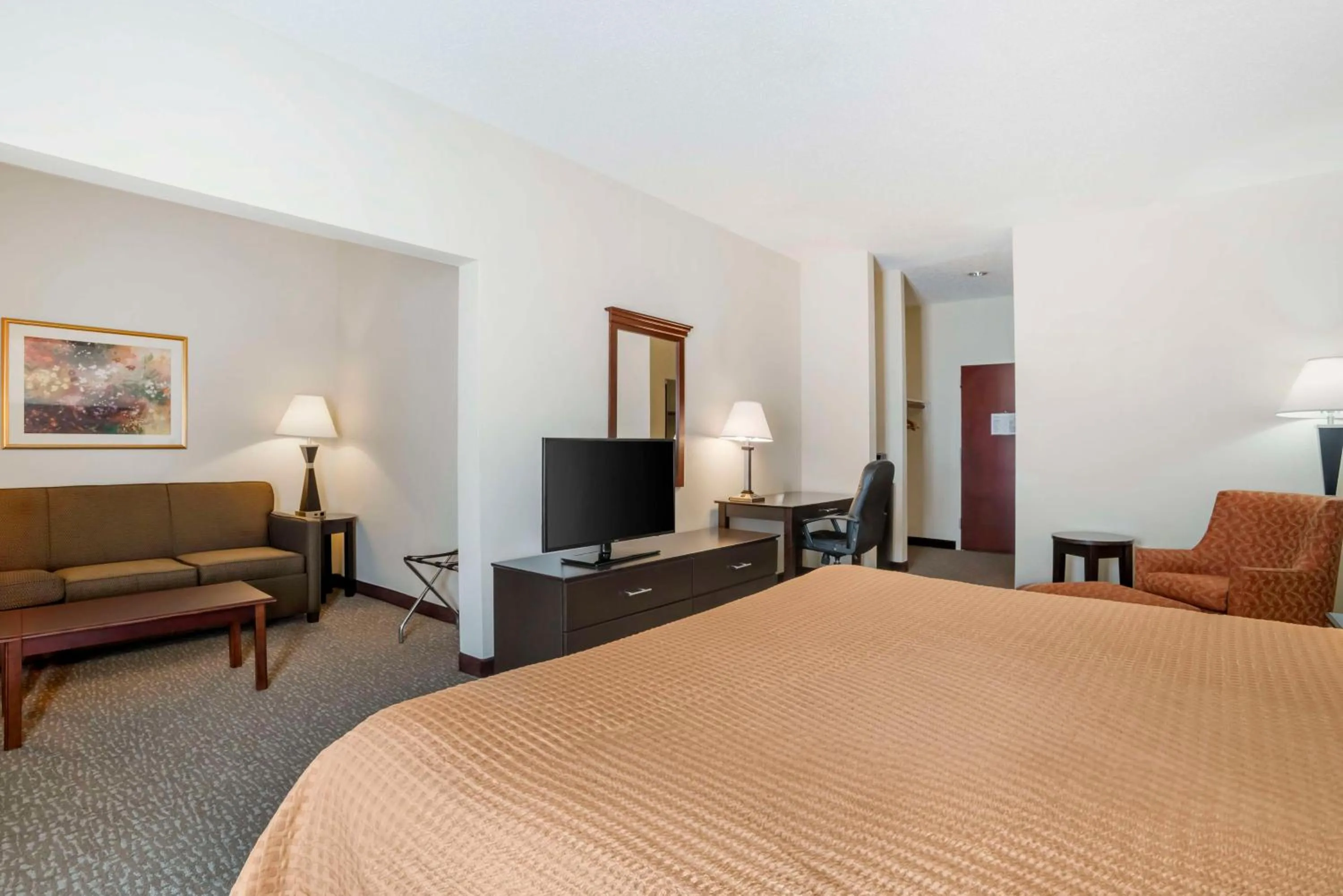 Bedroom, Bed in Best Western Carowinds