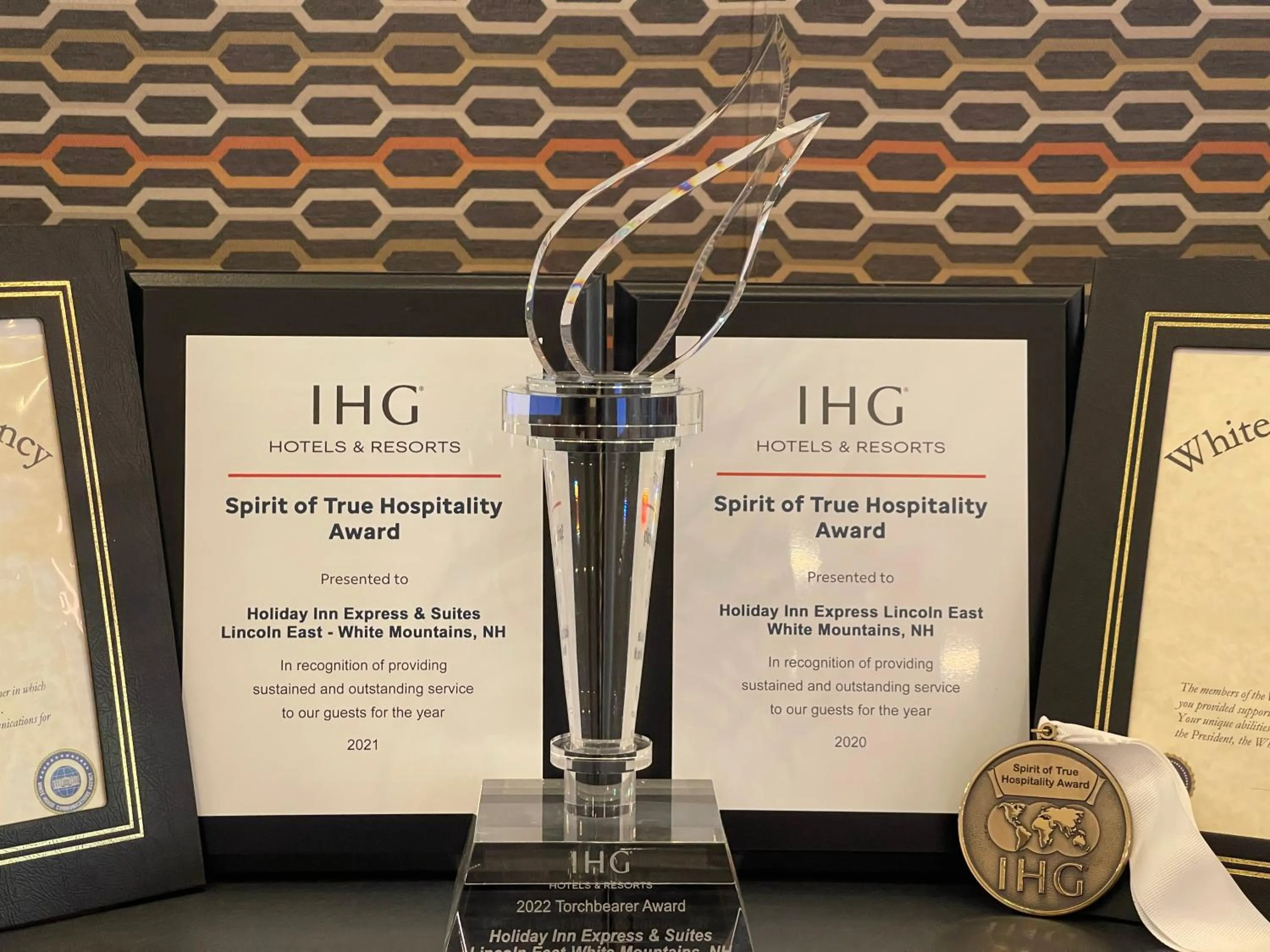 Certificate/Award in Holiday Inn Express & Suites - Lincoln East - White Mountains by IHG