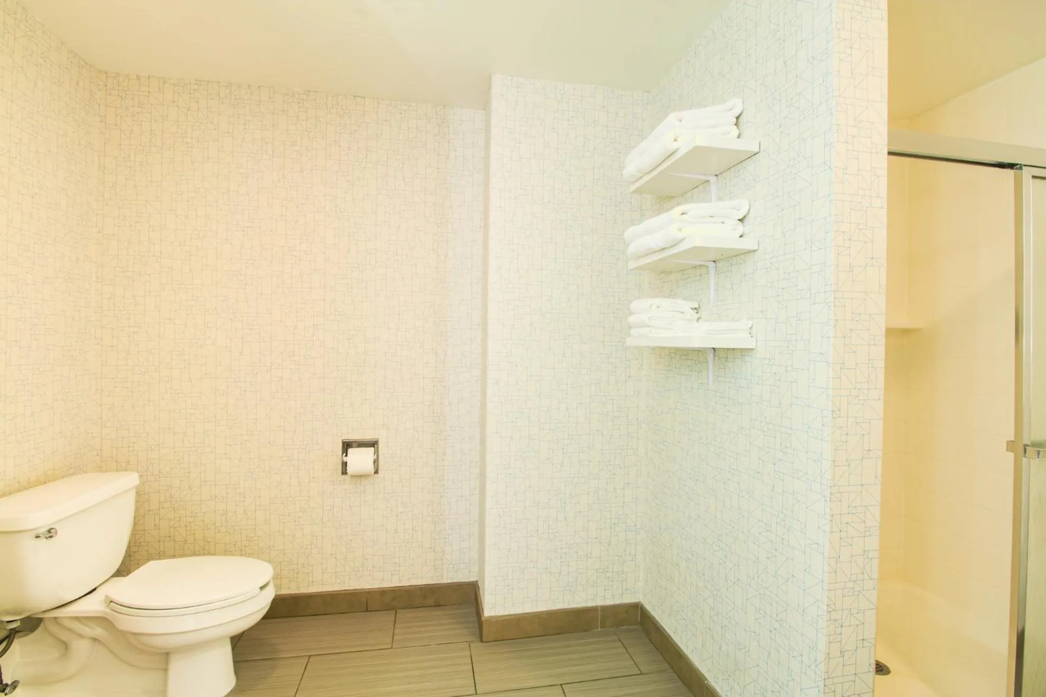 Bathroom in Holiday Inn Express & Suites - Lincoln East - White Mountains by IHG