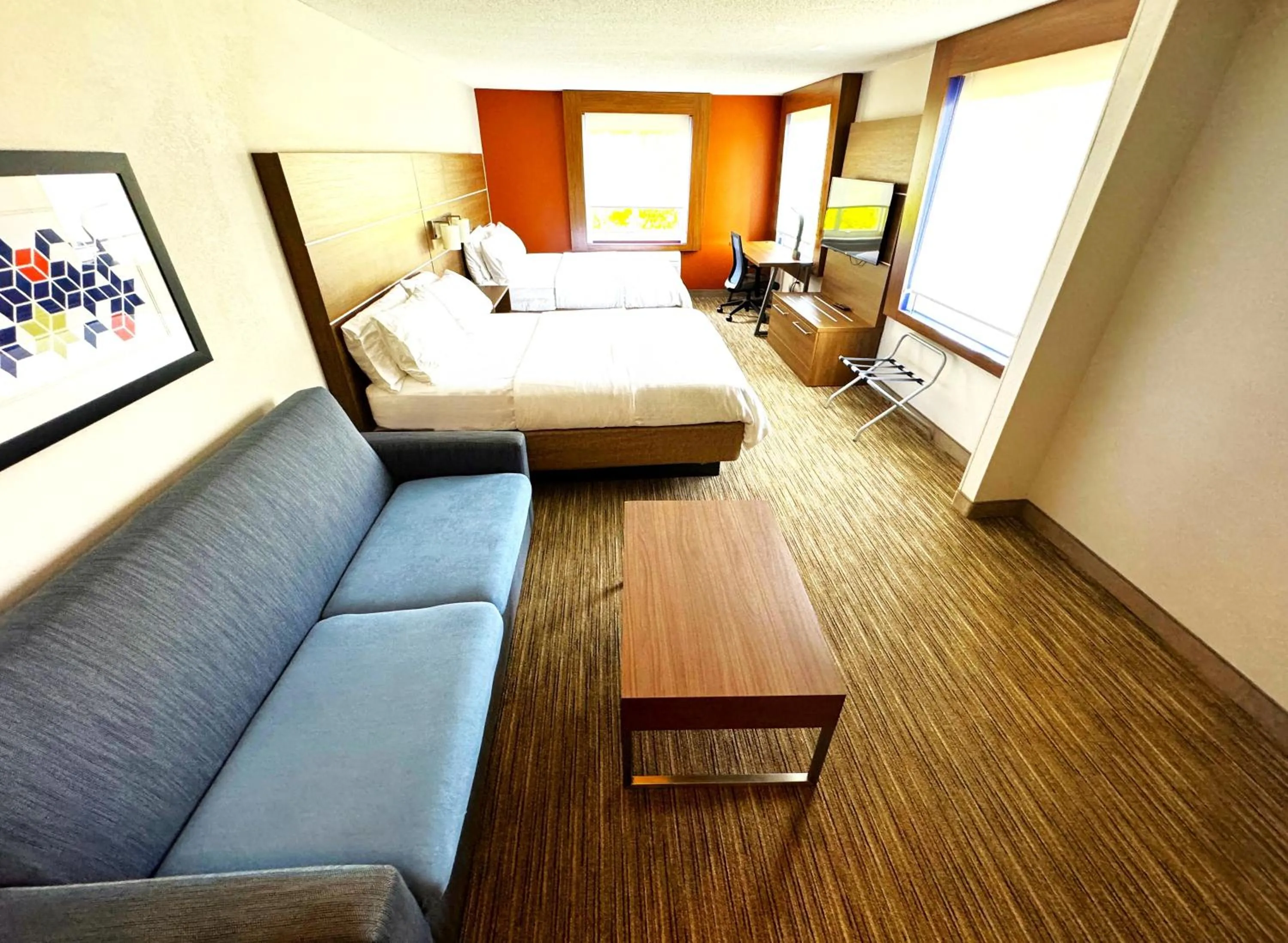 Photo of the whole room, Bed in Holiday Inn Express & Suites - Lincoln East - White Mountains by IHG