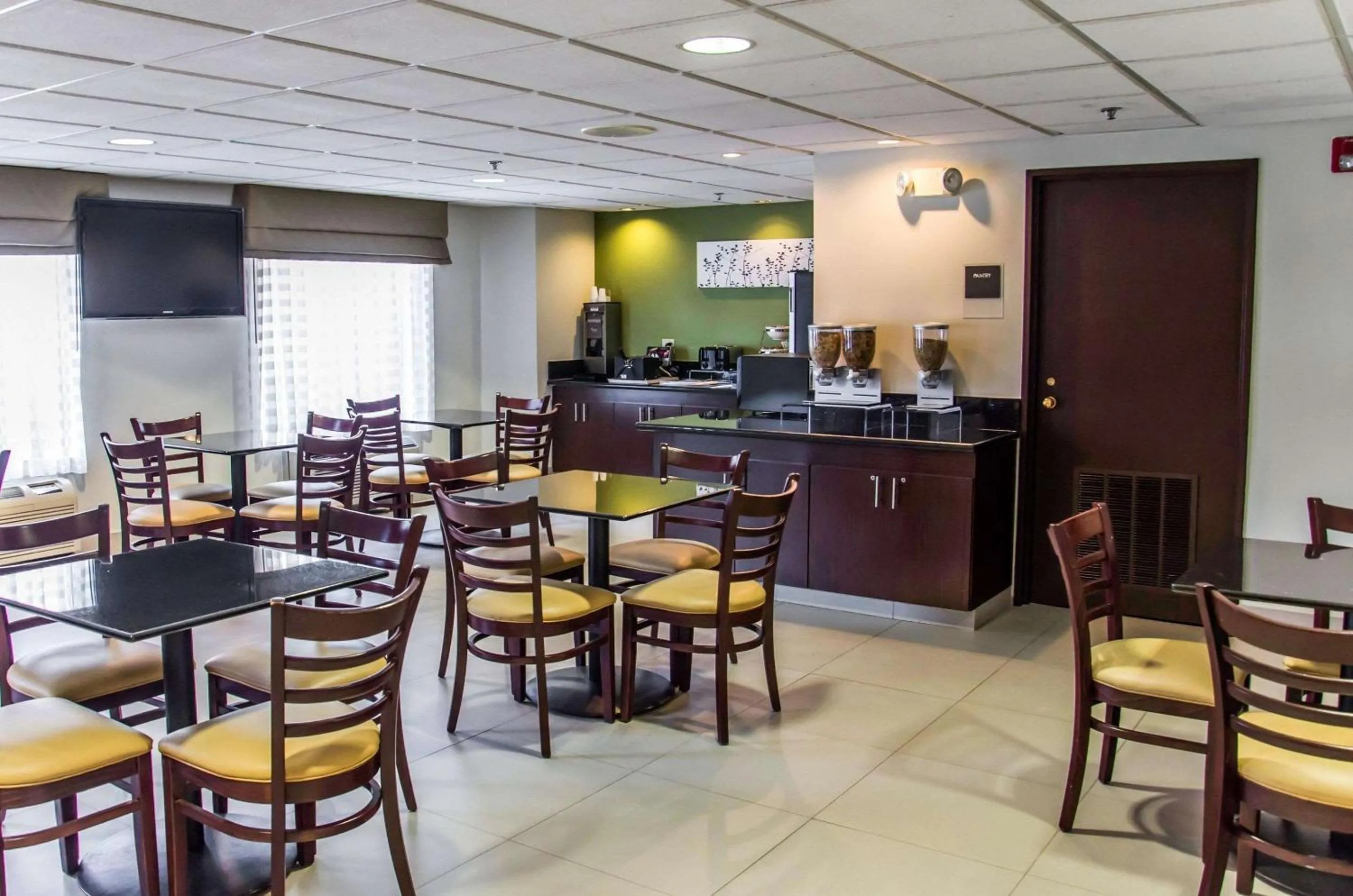 Restaurant/places to eat in Sleep Inn Matthews-Charlotte