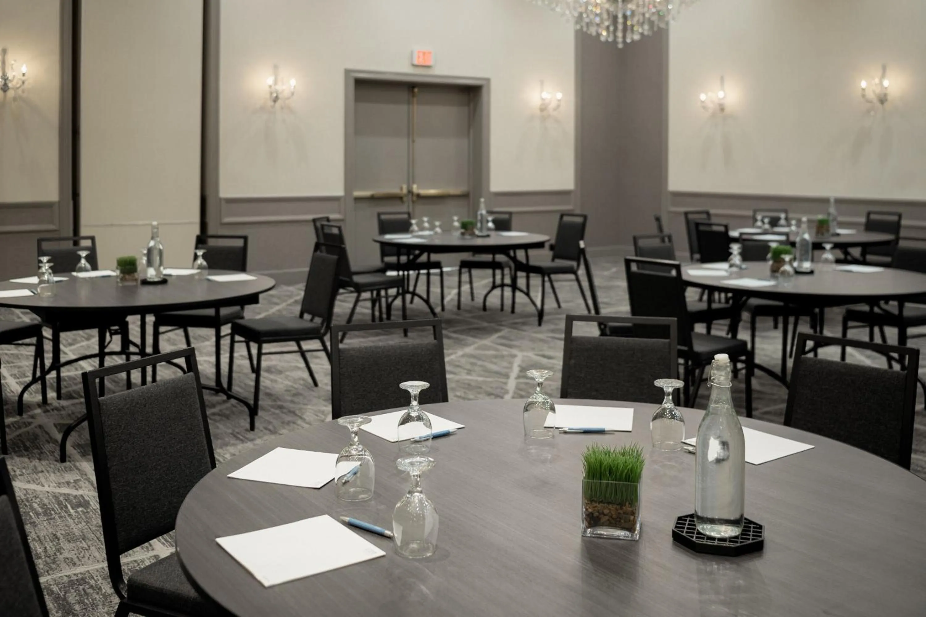 Meeting/conference room in Four Points by Sheraton Milwaukee North Shore