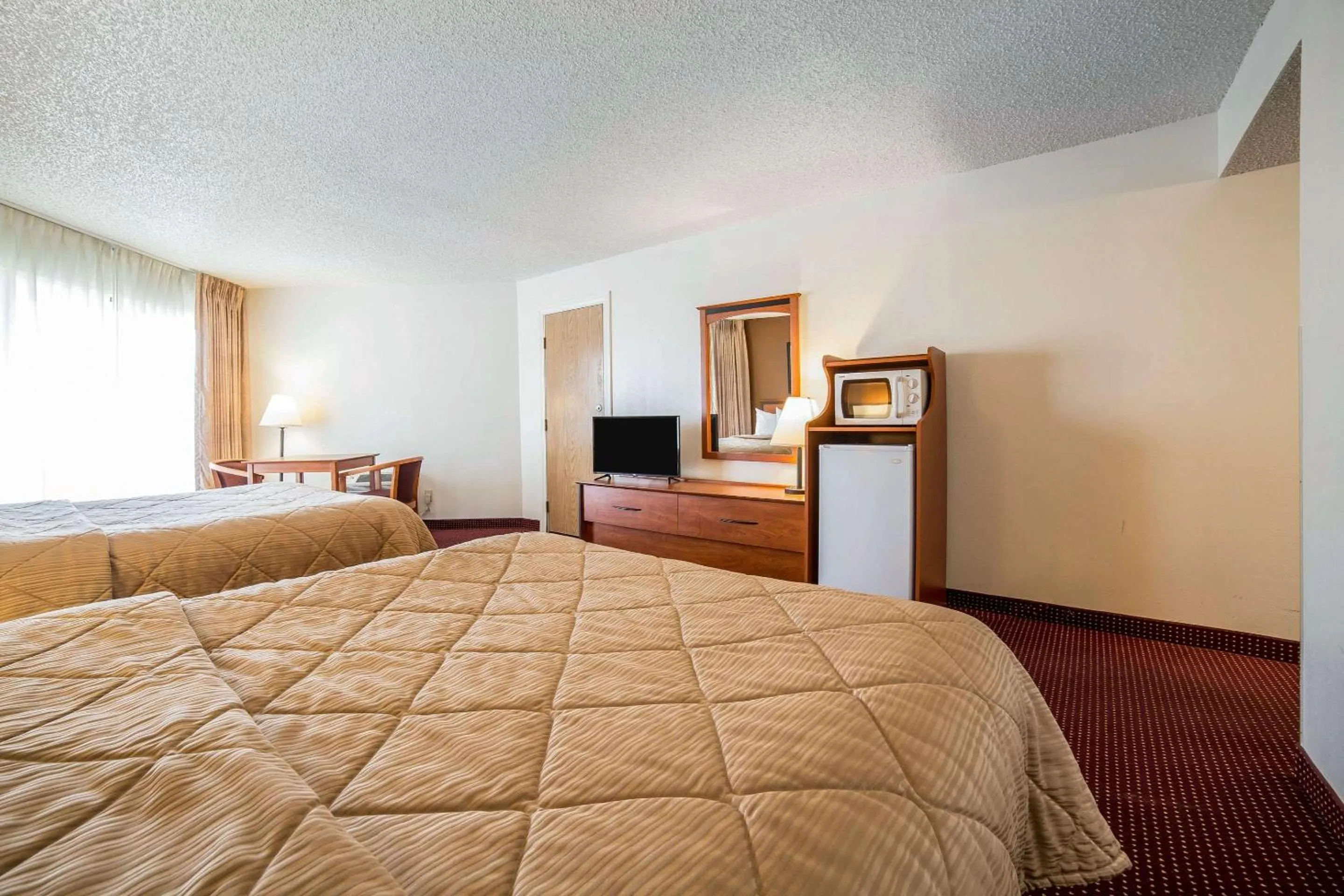 Photo of the whole room, Bed in Lake Mead Inn