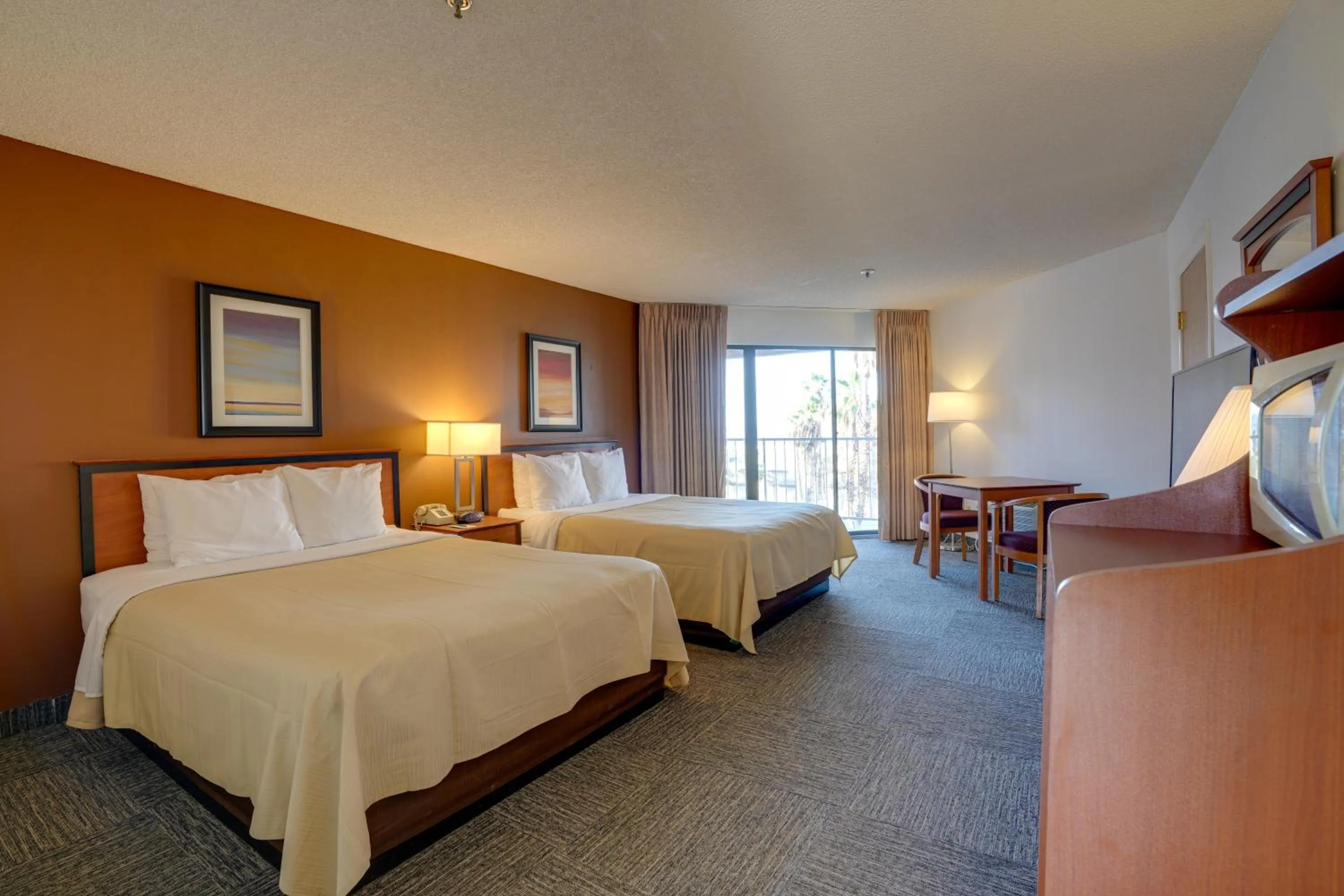 Bed in Lake Mead Inn