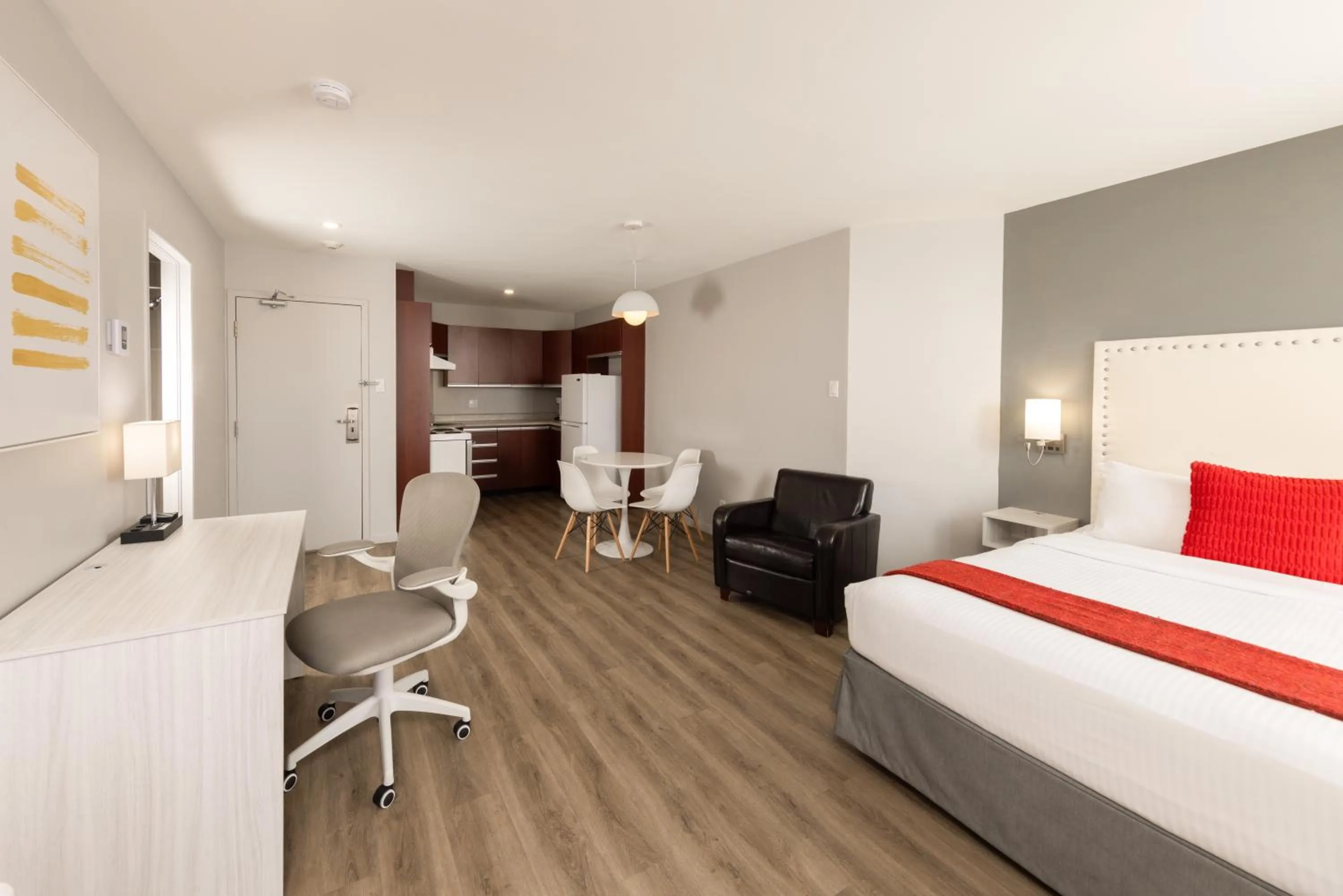 Photo of the whole room, Bed in Hotel du Nord