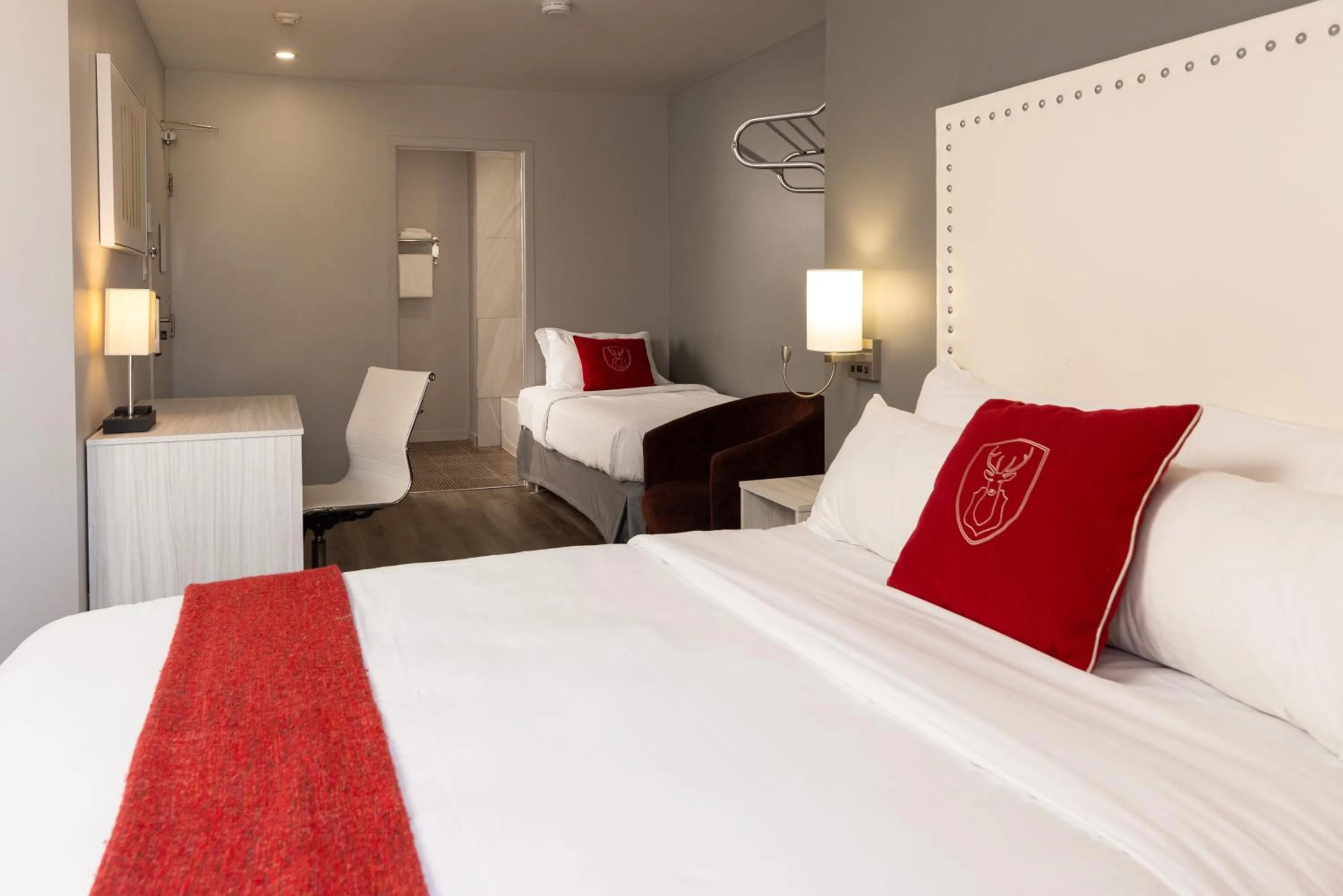 Photo of the whole room, Bed in Hotel du Nord