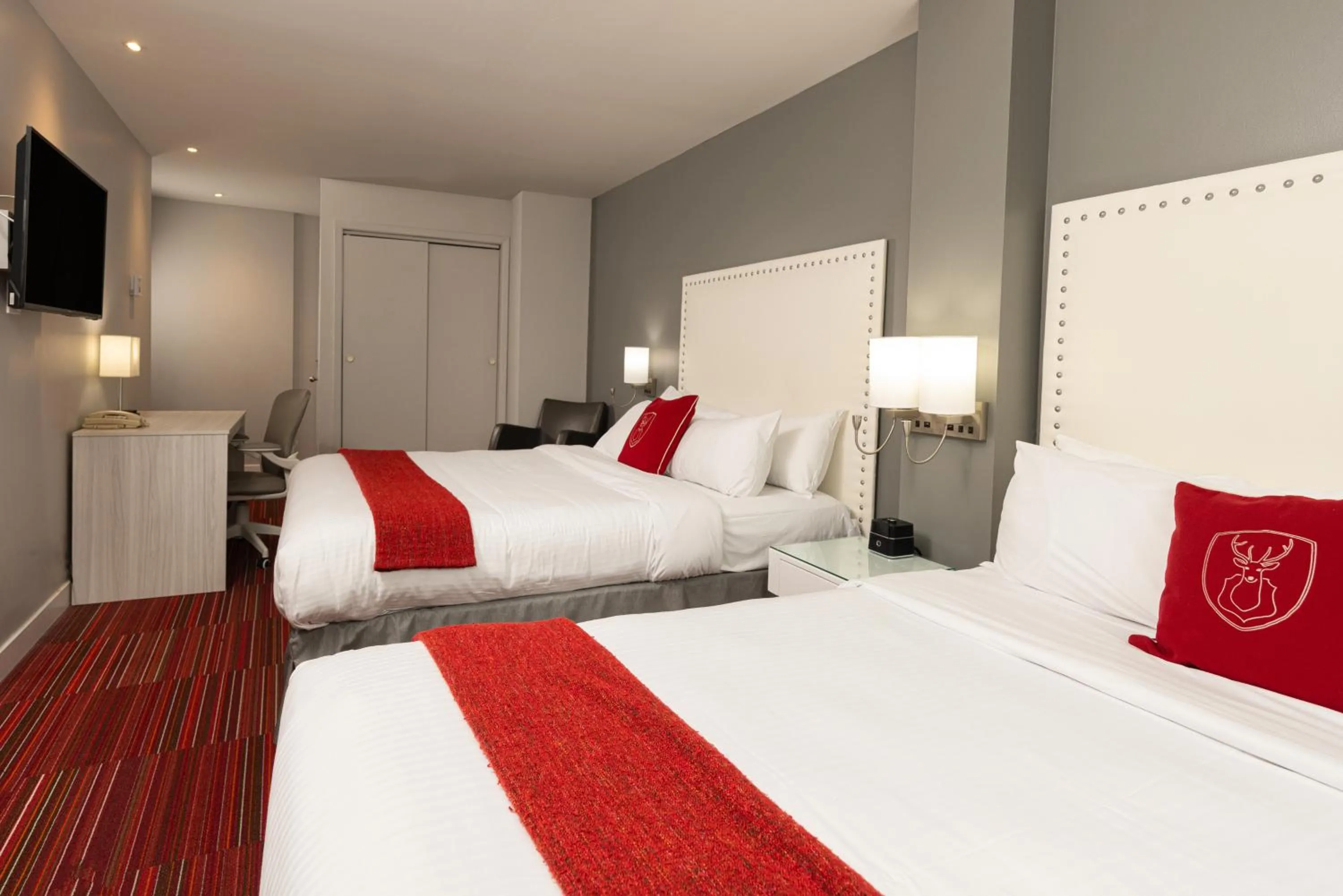 Photo of the whole room, Bed in Hotel du Nord