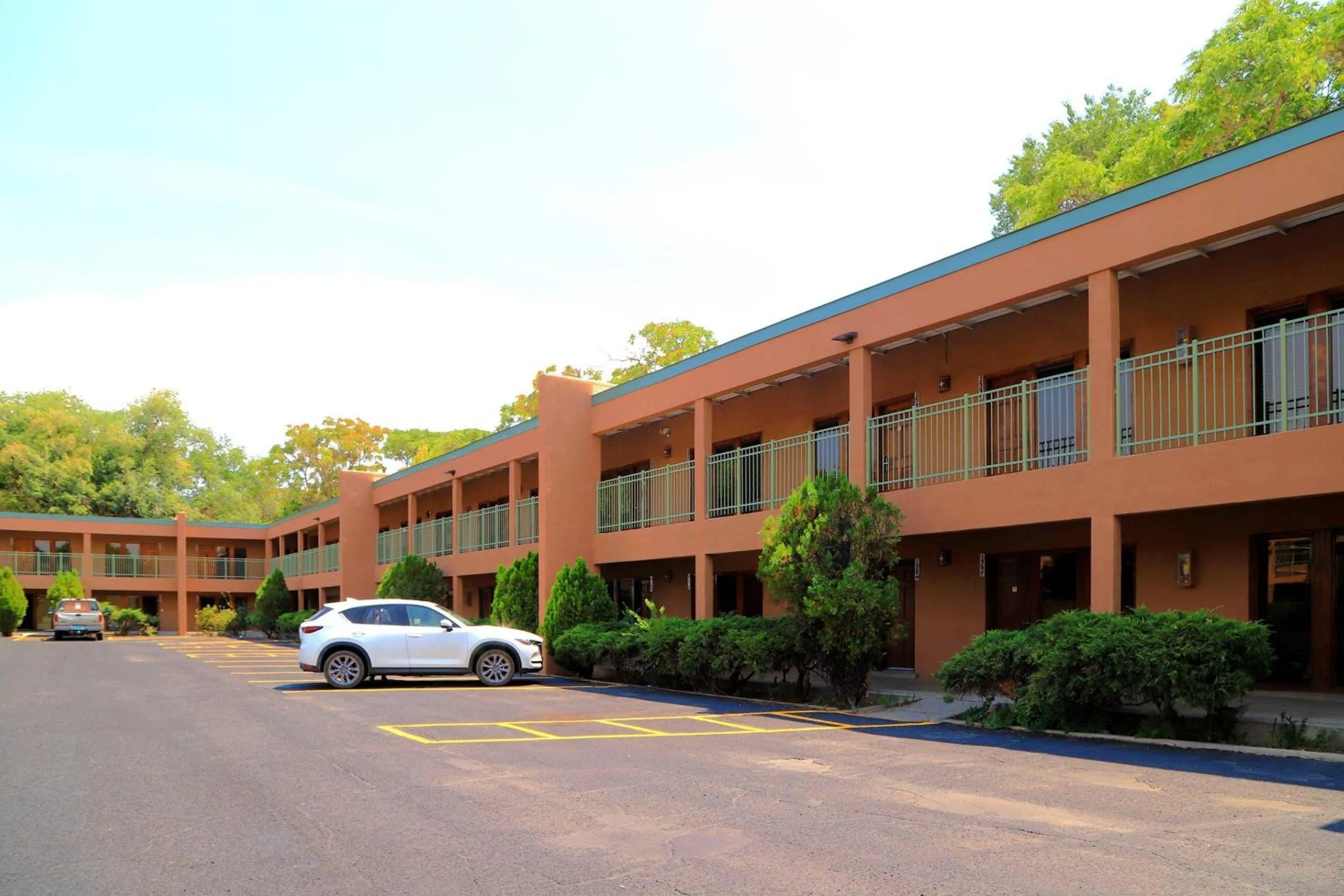 Property building in El Sendero Inn, an Ascend Collection Hotel