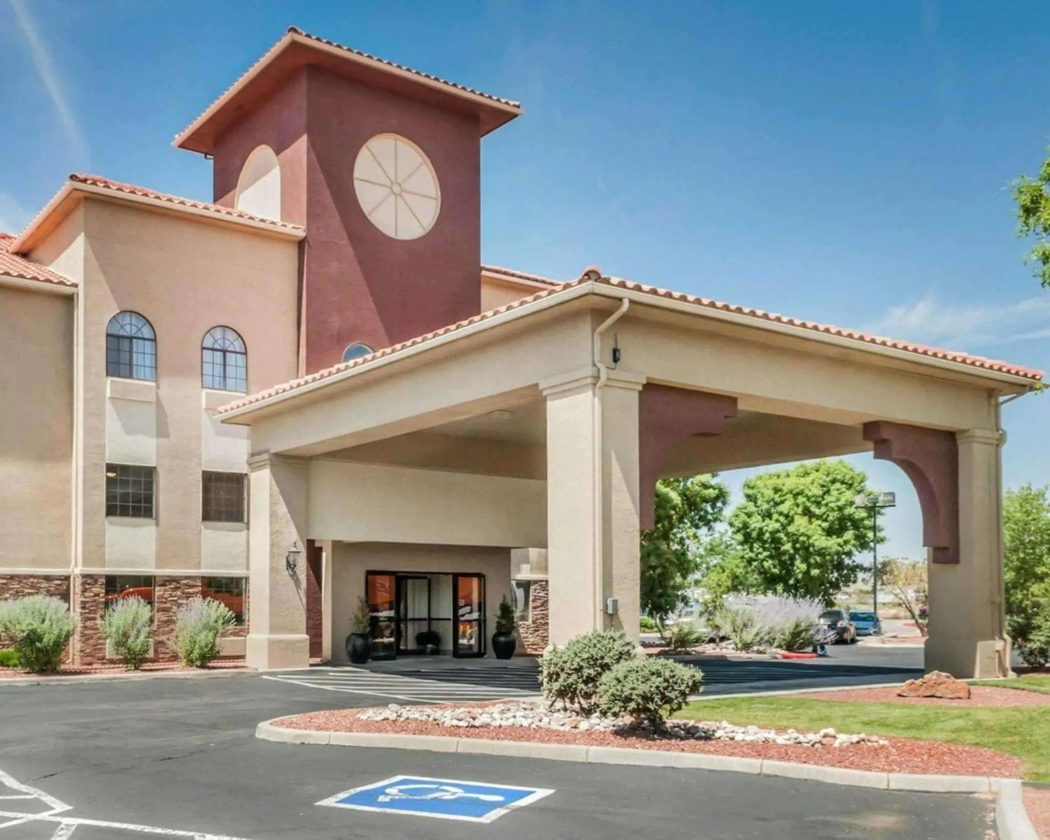 Property building in Quality Inn & Suites Albuquerque West