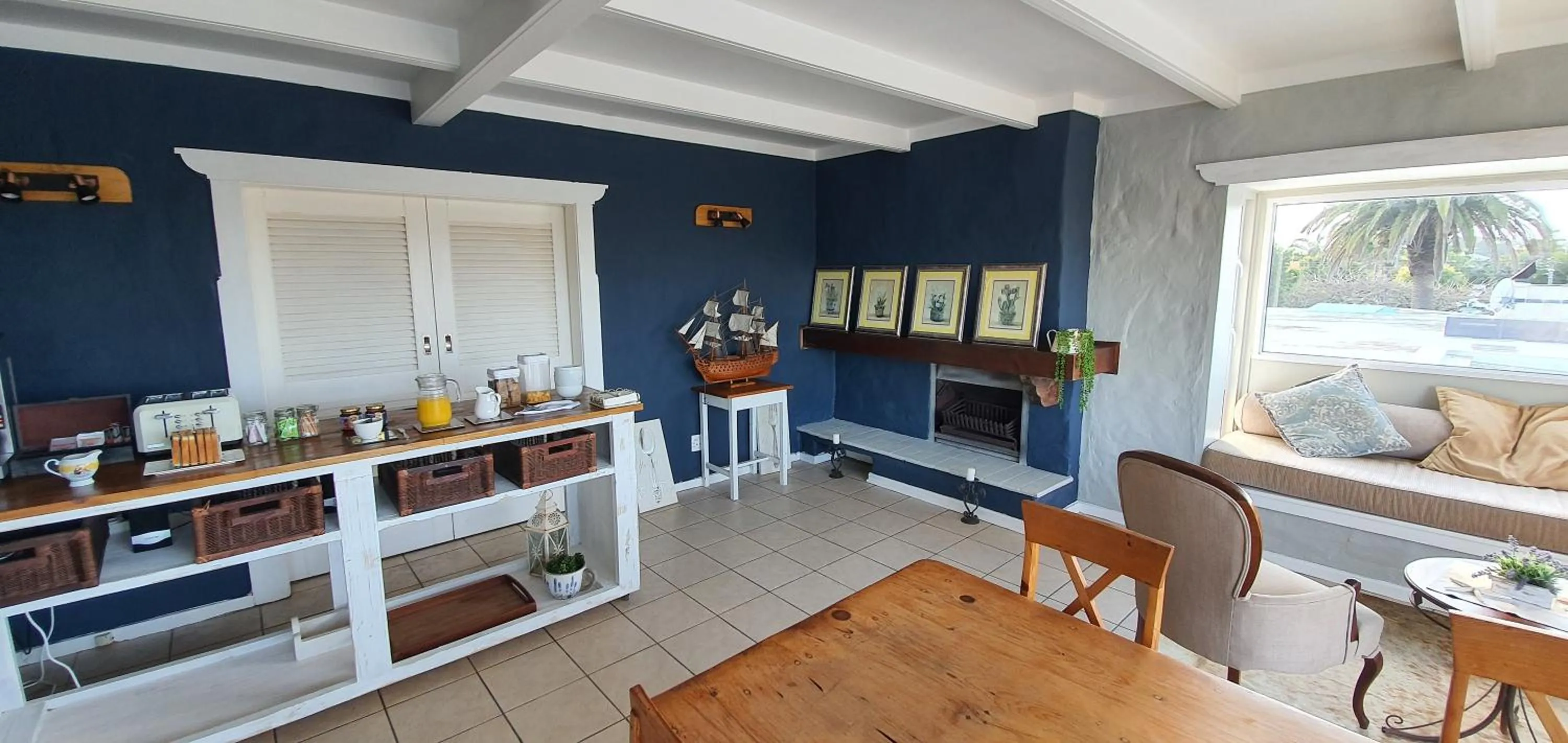 Dining area in Reef View BnB