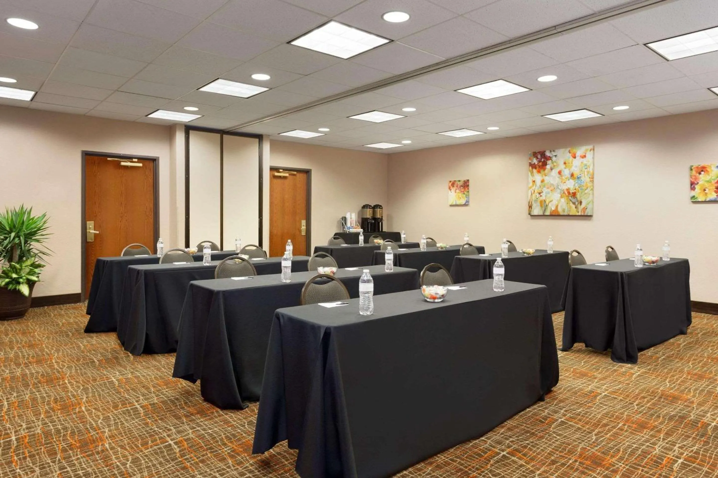 Meeting/conference room in Country Inn & Suites by Radisson, Wolfchase-Memphis, TN
