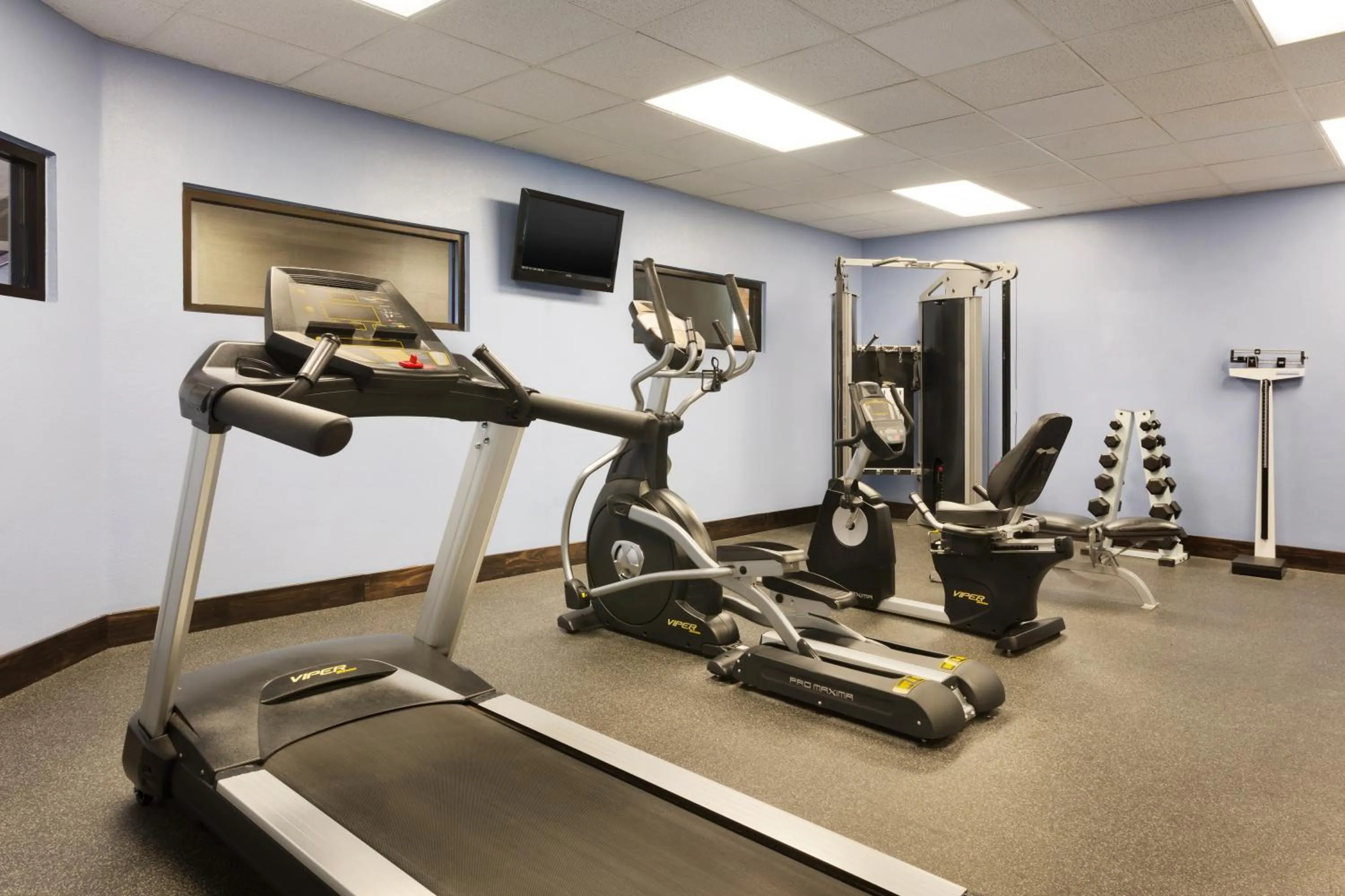 Fitness centre/facilities in Country Inn & Suites by Radisson, Wolfchase-Memphis, TN