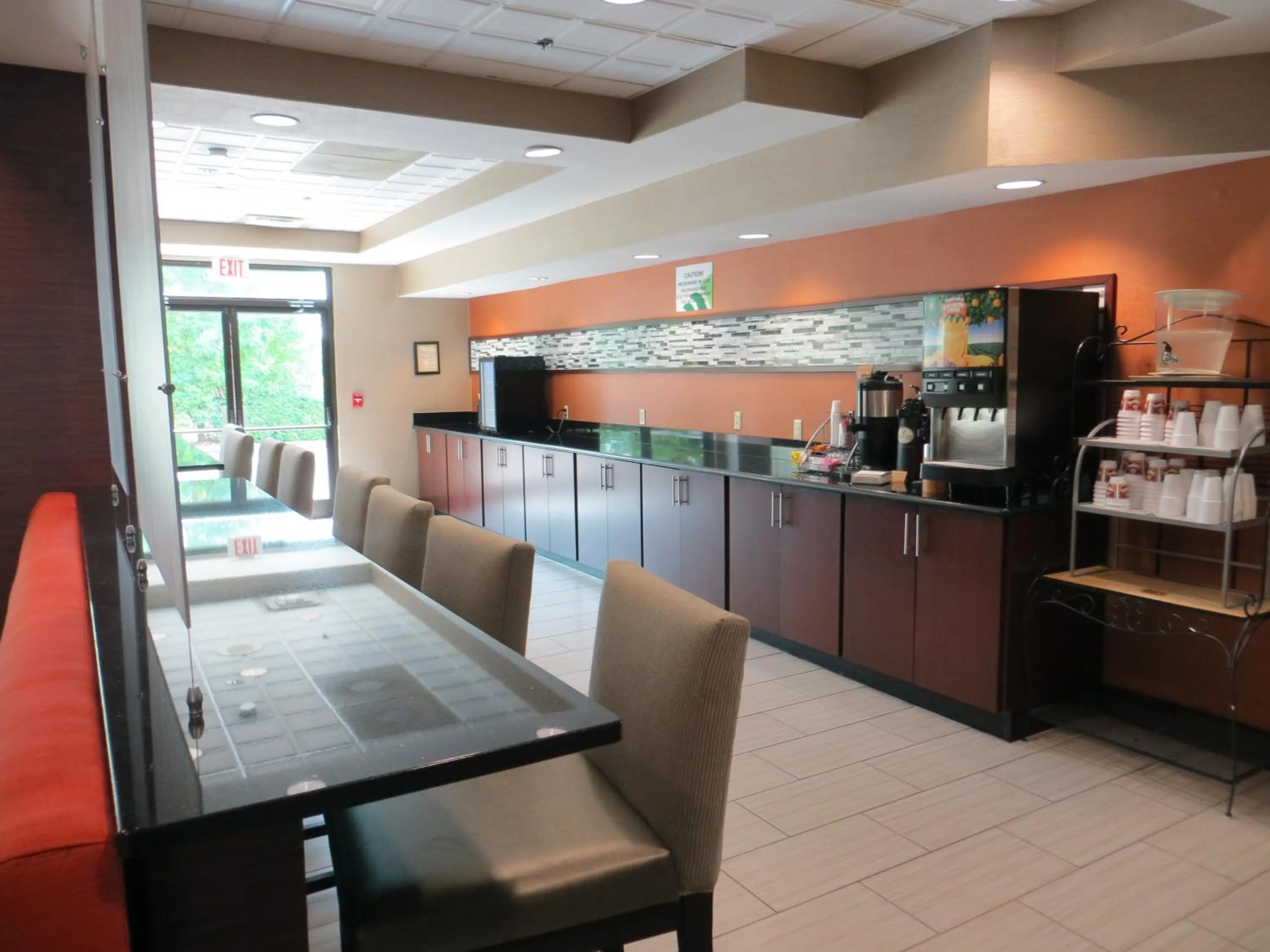 Continental breakfast in Country Inn & Suites by Radisson, Wolfchase-Memphis, TN