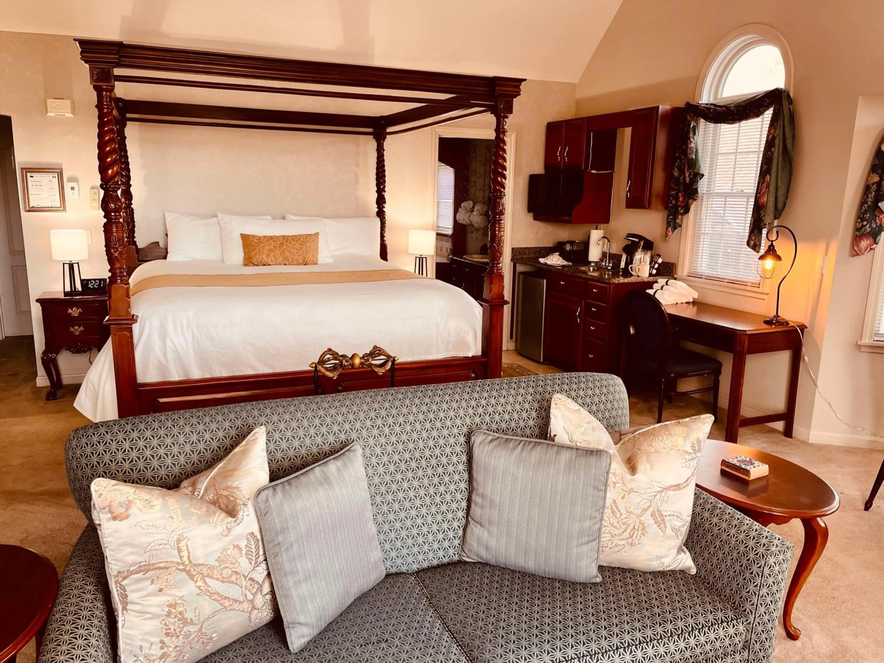 Bedroom, Bed in Nordic Village Condominium Resort