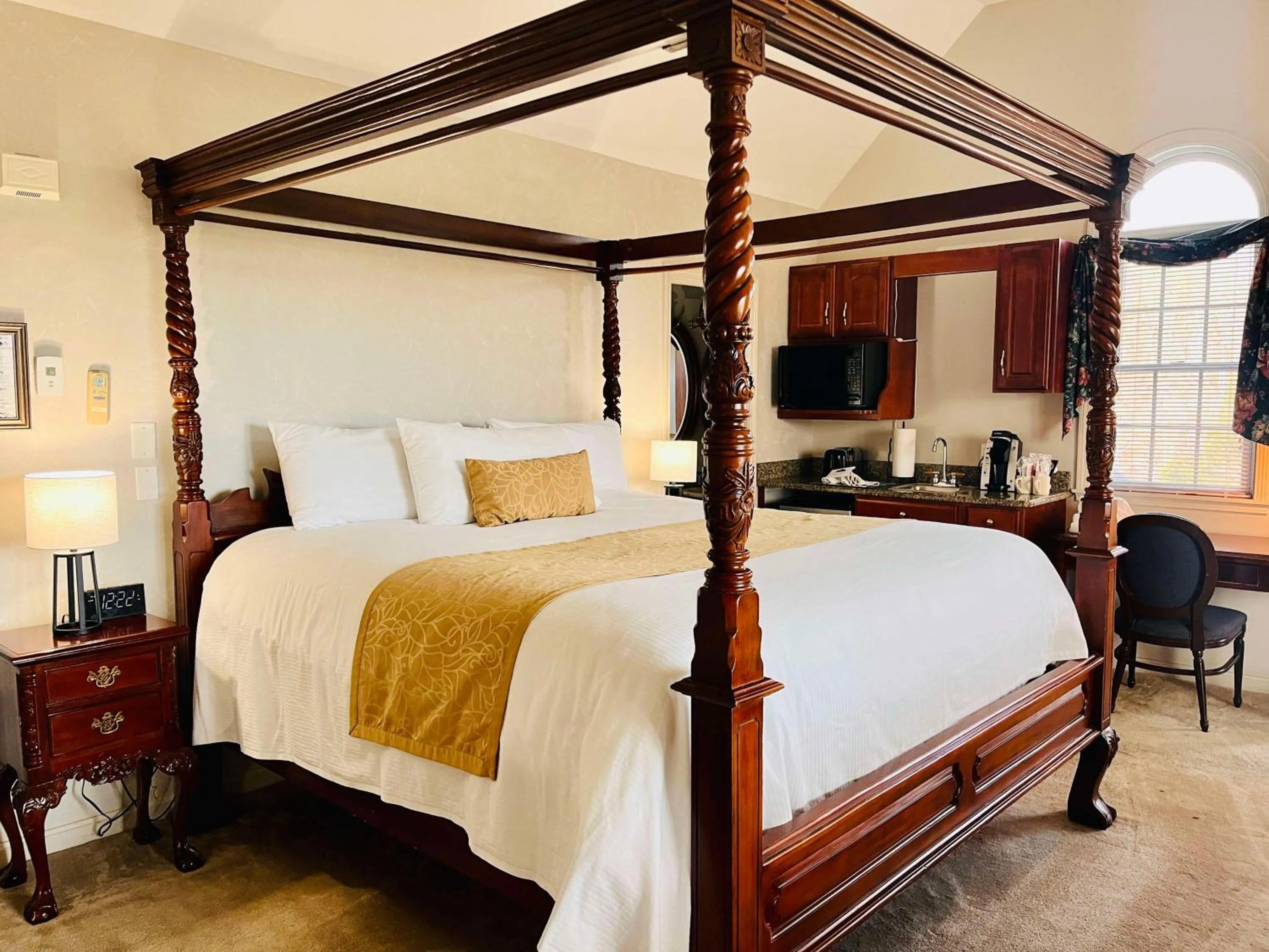 Bedroom, Bed in Nordic Village Condominium Resort