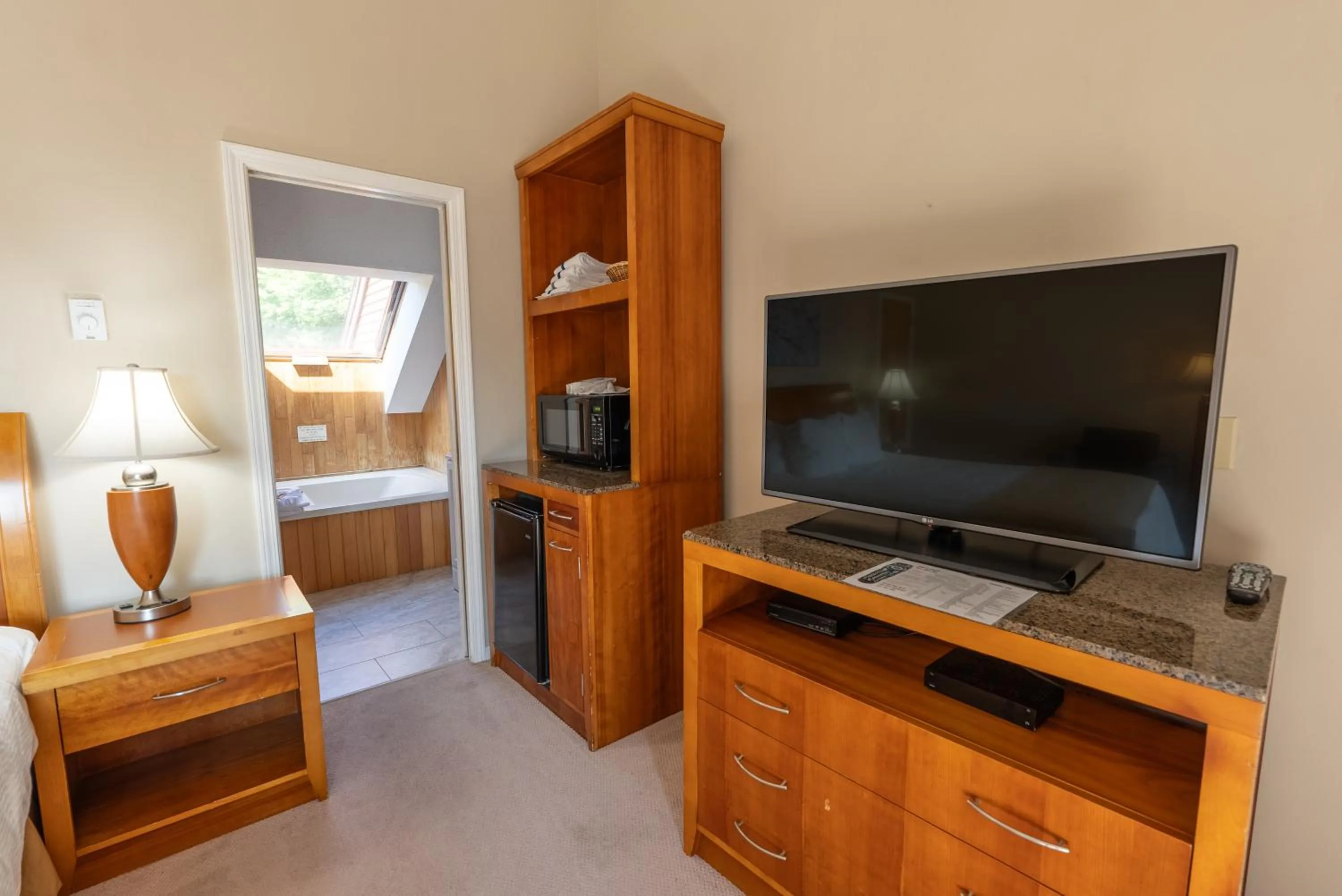 TV and multimedia, Bed in Nordic Village Condominium Resort