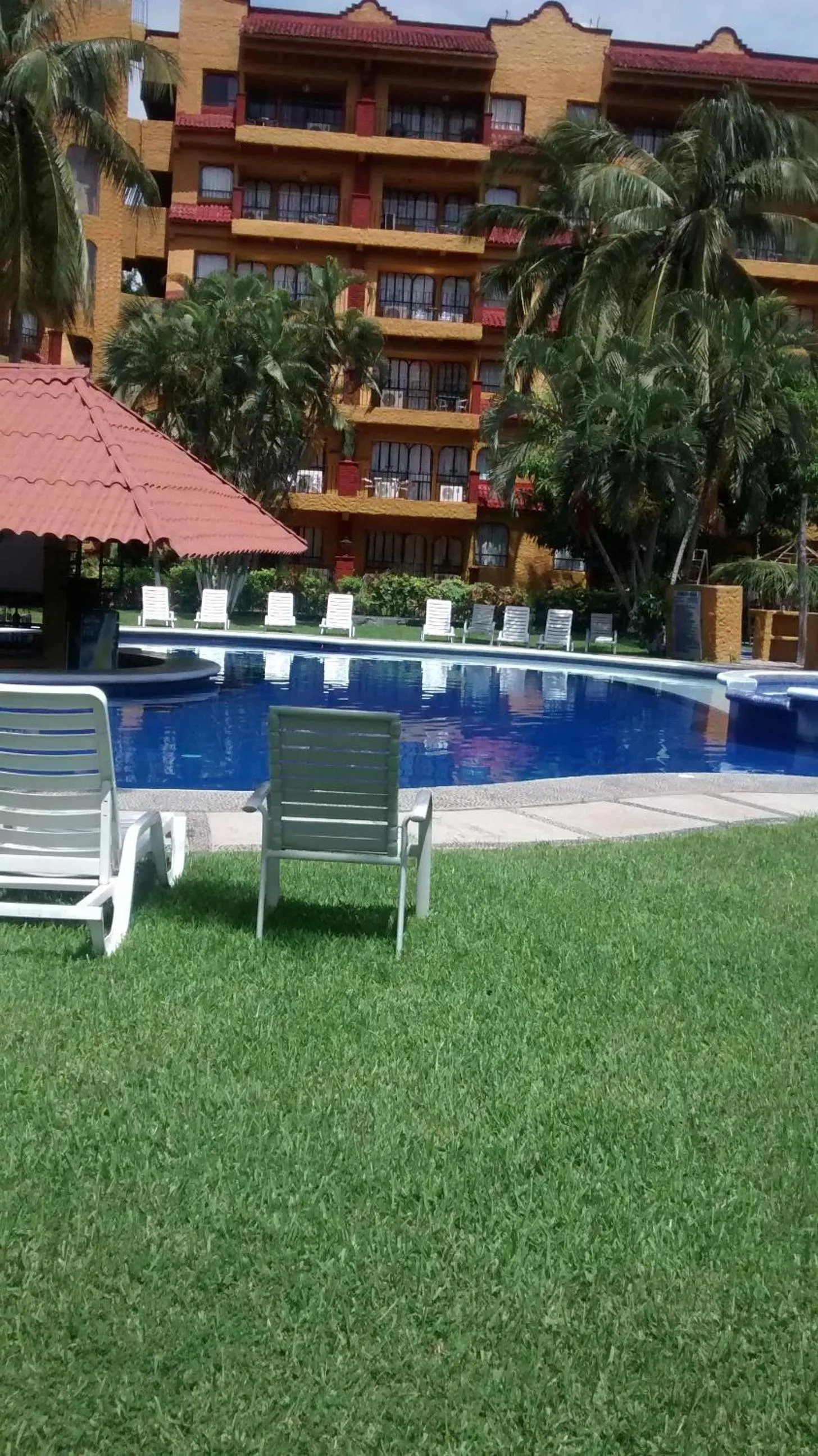 Swimming pool in Hotel Puerta Del Mar Ixtapa