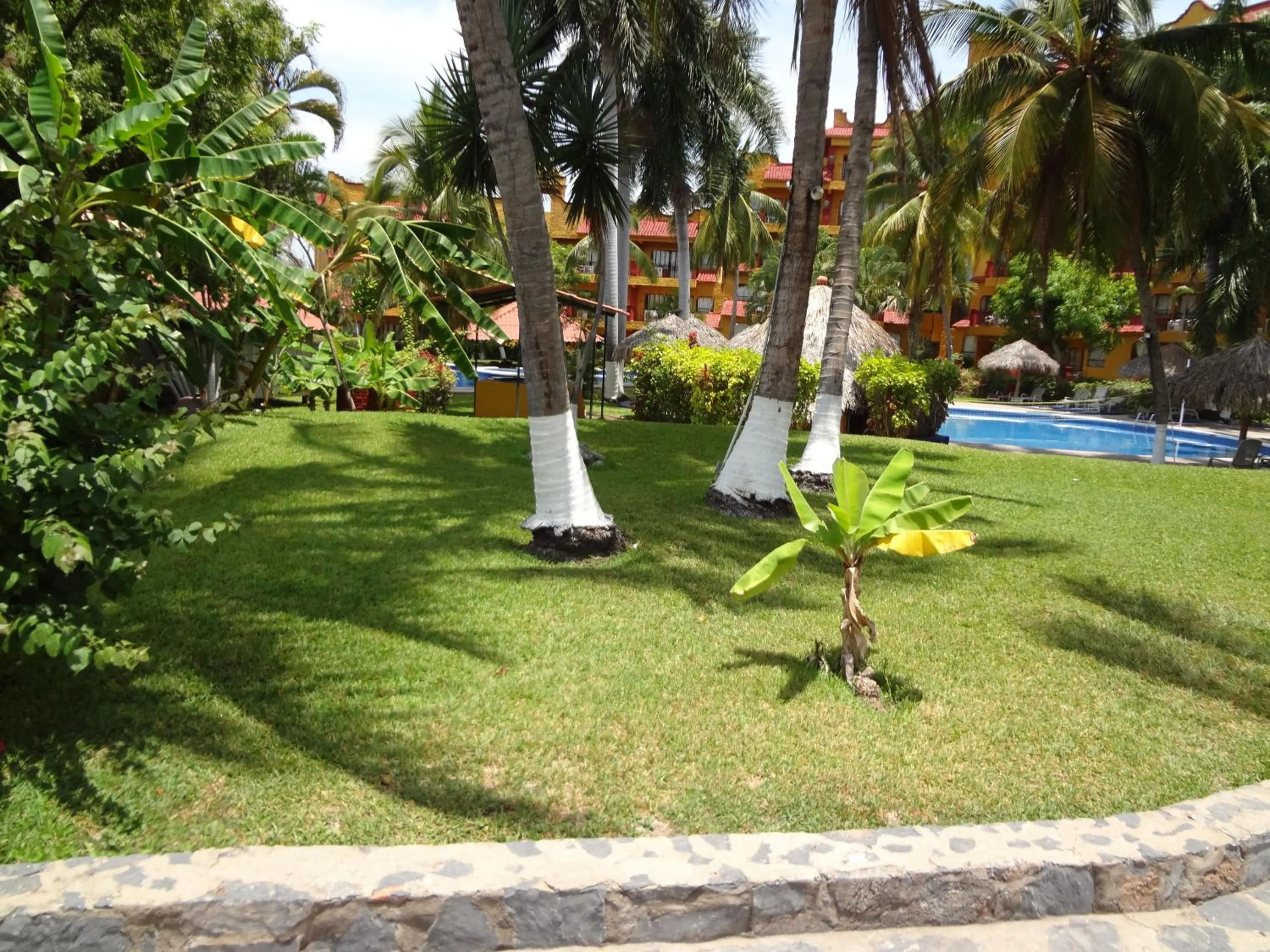 Garden in Hotel Puerta Del Mar Ixtapa