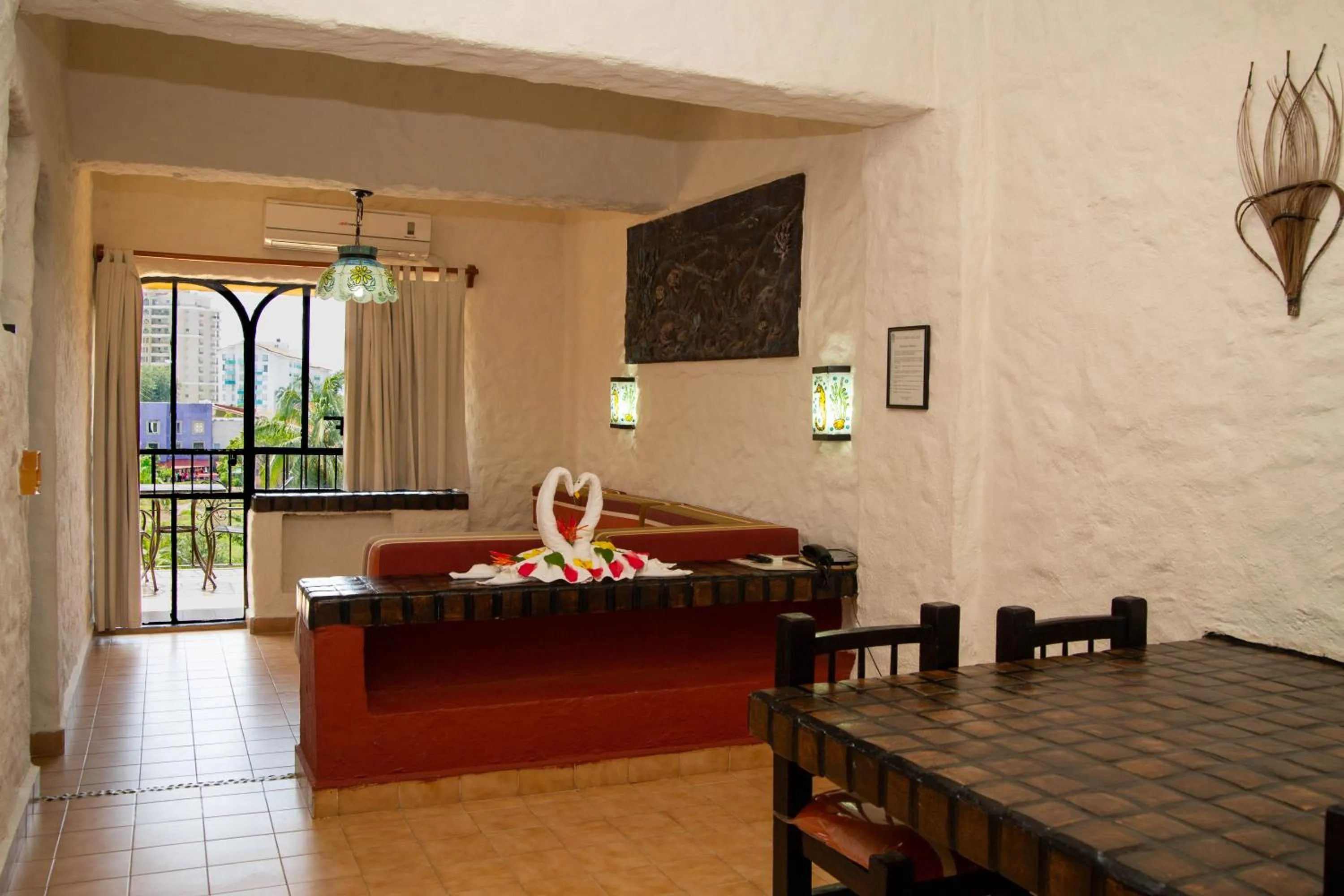 Dining area in Hotel Puerta Del Mar Ixtapa