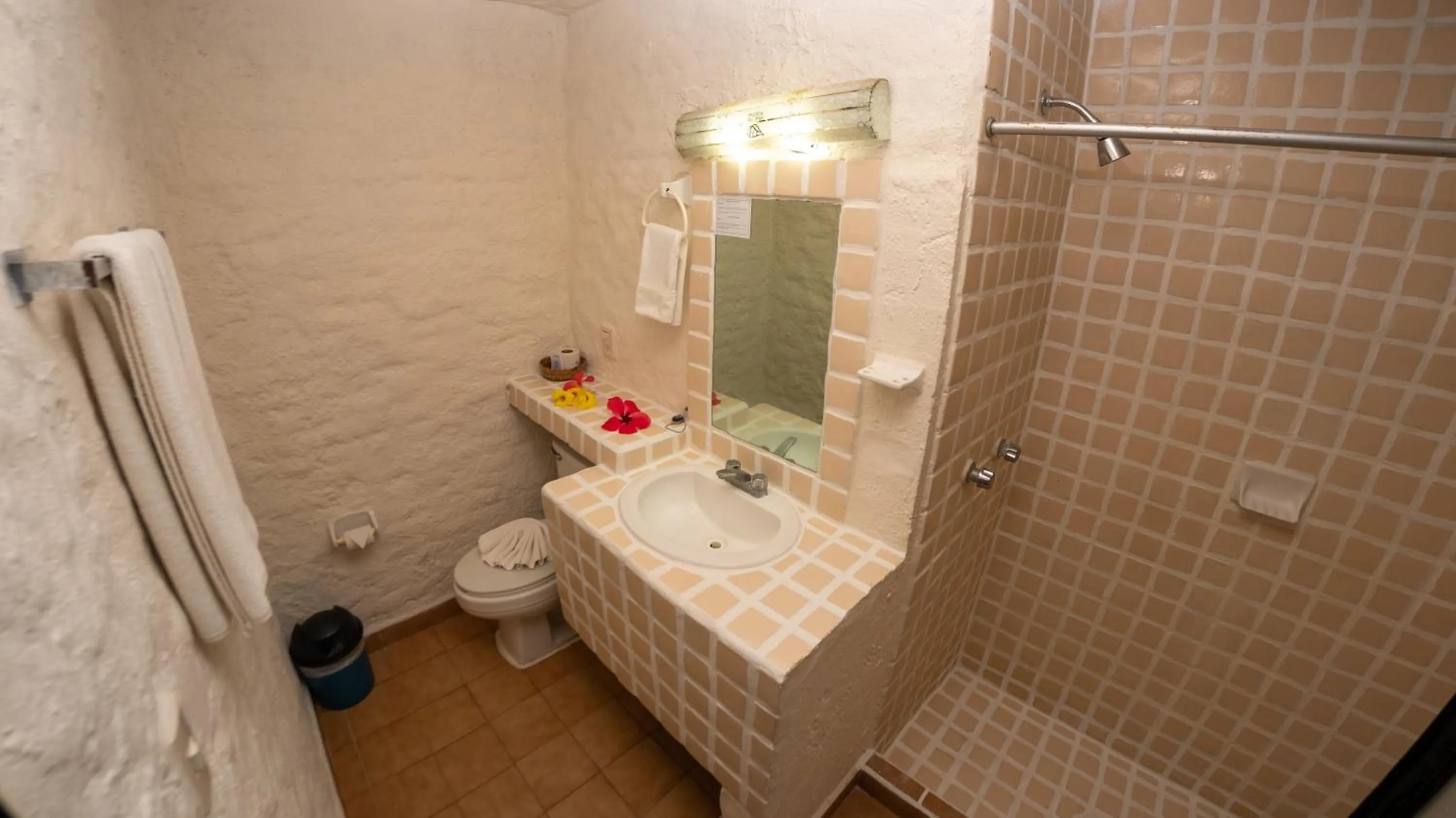 Bathroom in Hotel Puerta Del Mar Ixtapa