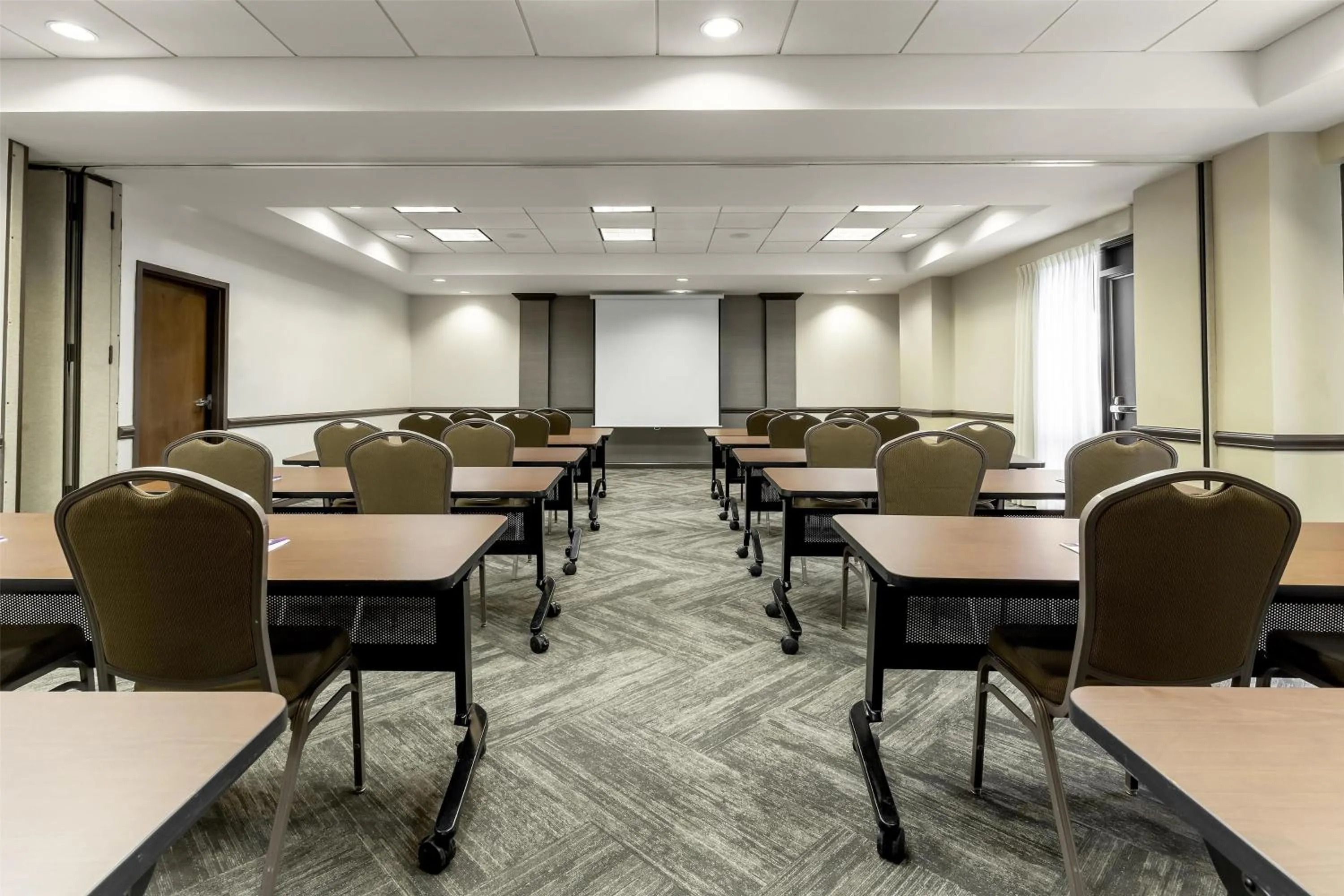 Meeting/conference room in Hyatt Place Charlotte Airport Billy Graham Parkway