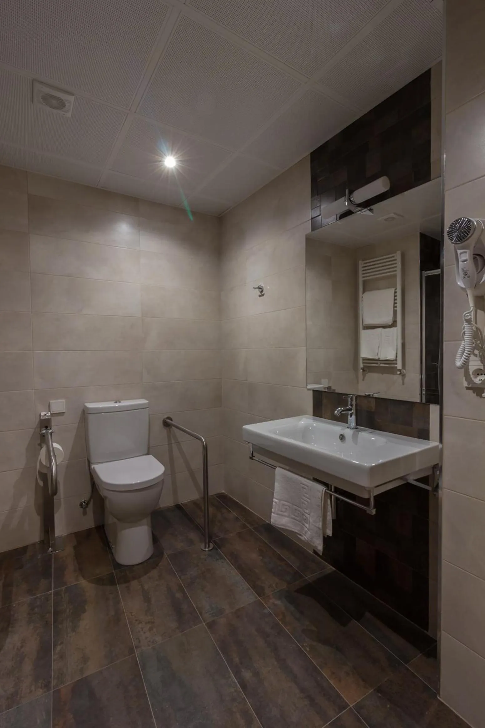 Bathroom in Hotel Novo Cándido