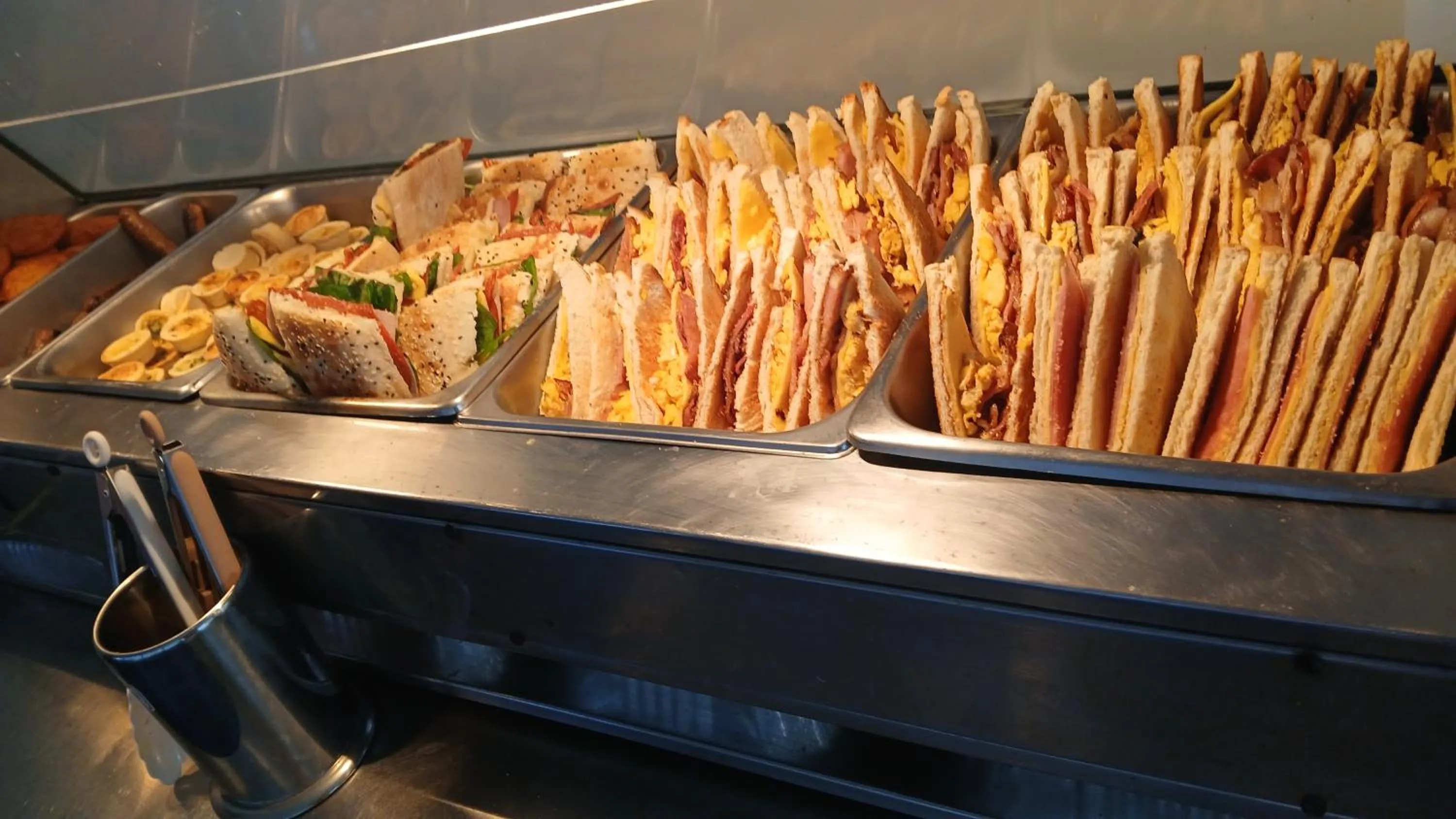 Breakfast in Ocean Views Motel Lakes Entrance