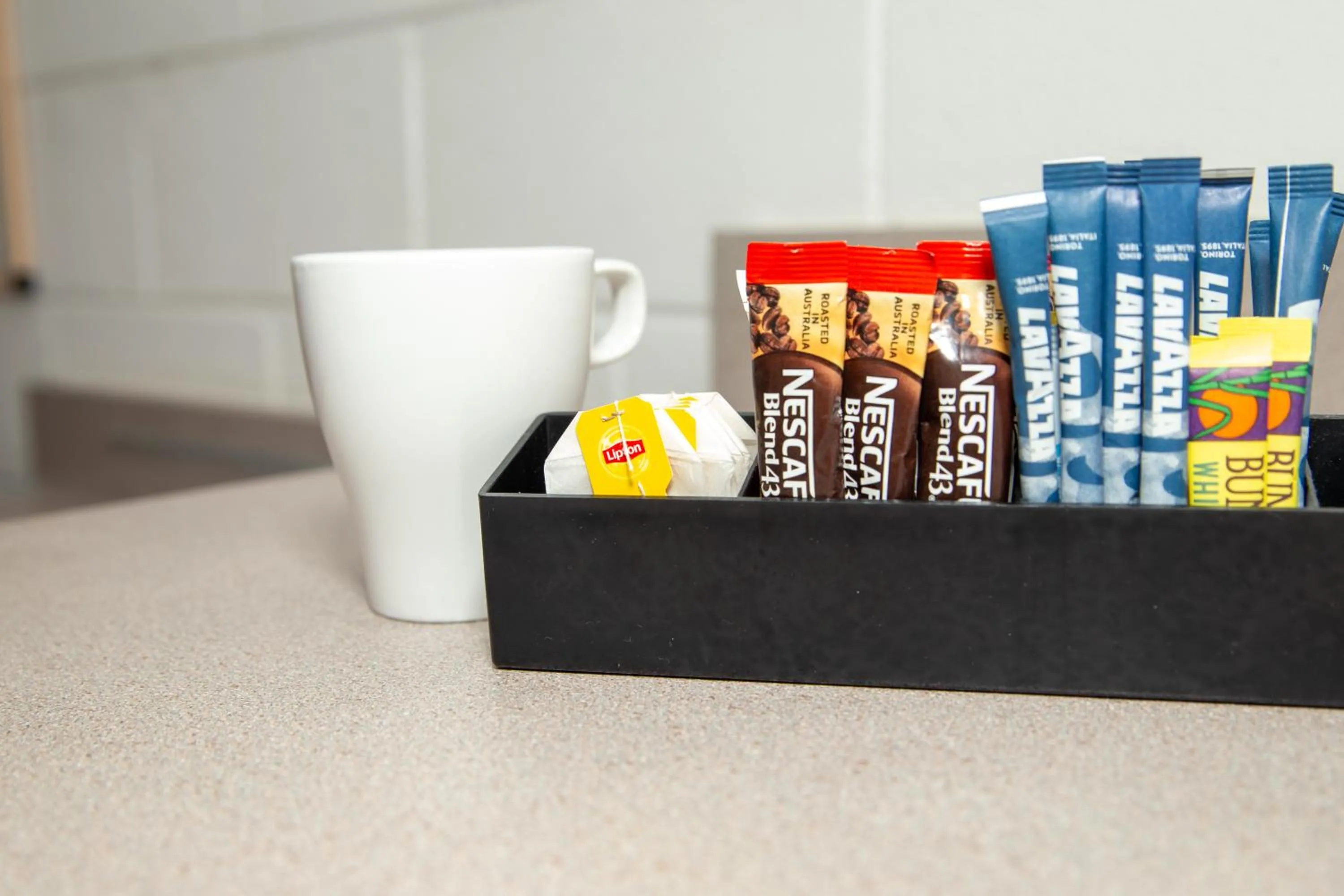 Coffee/tea facilities in Ocean Views Motel Lakes Entrance