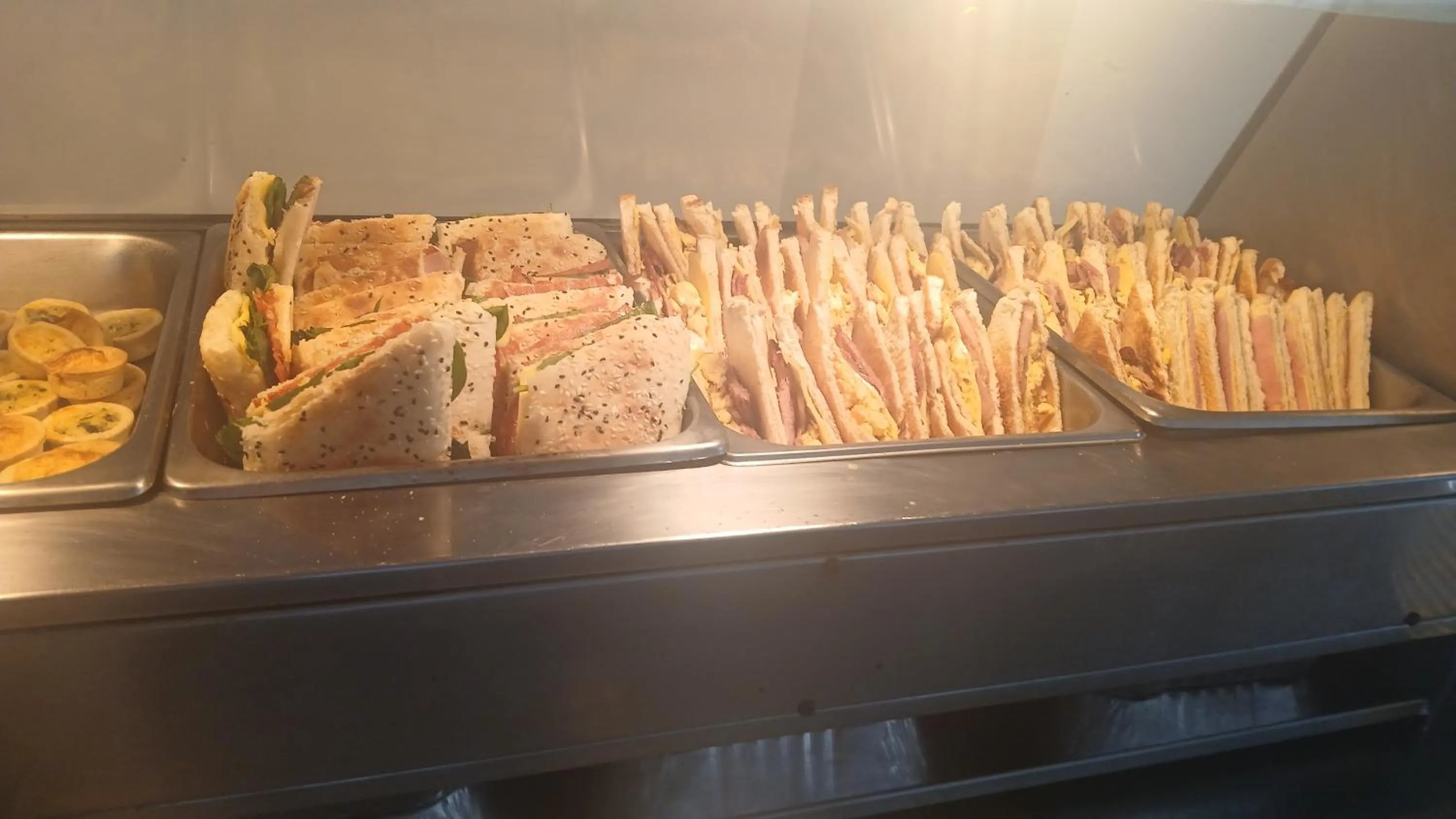 Breakfast in Ocean Views Motel Lakes Entrance