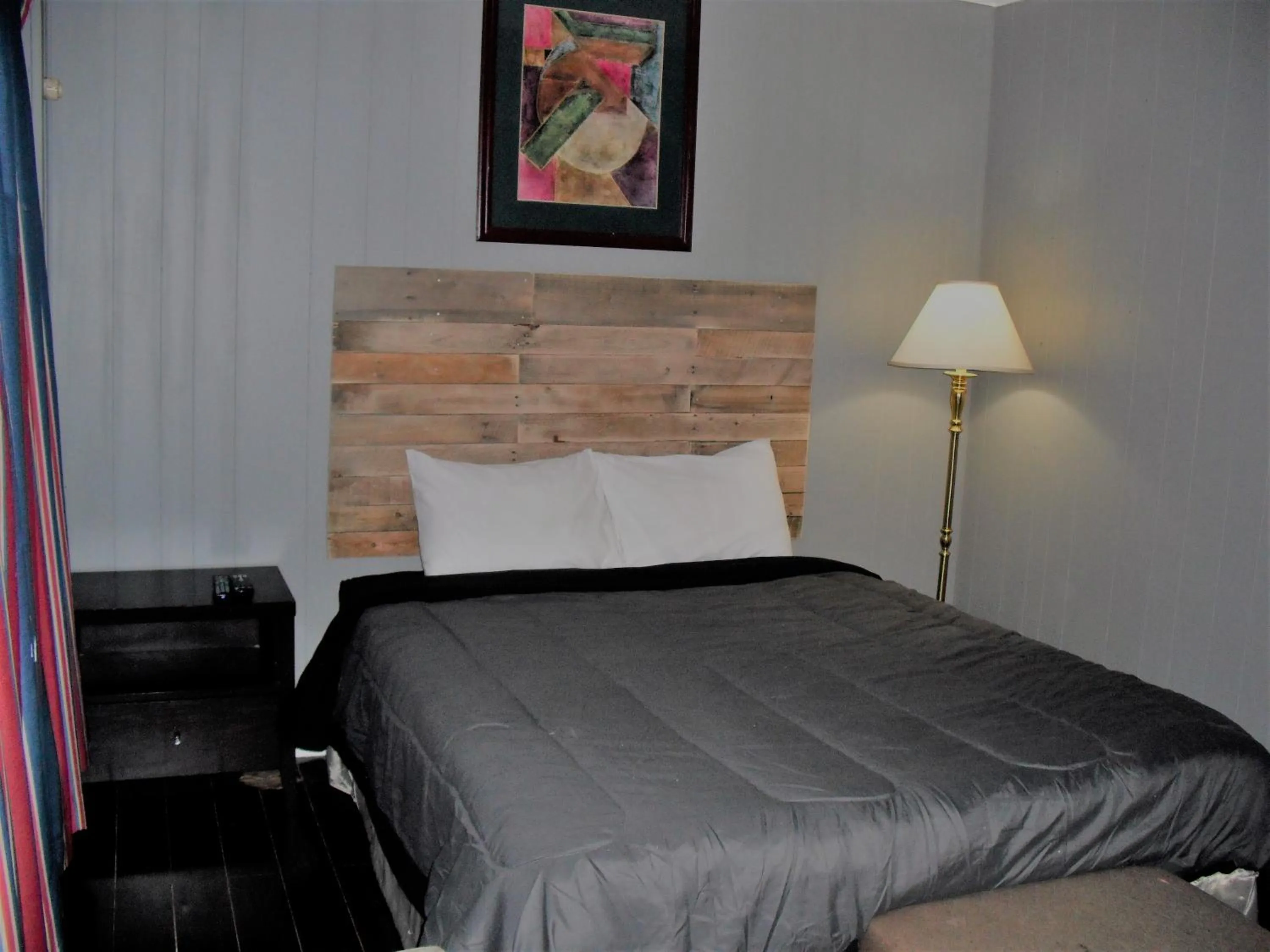 Bed in Eastwood Motel