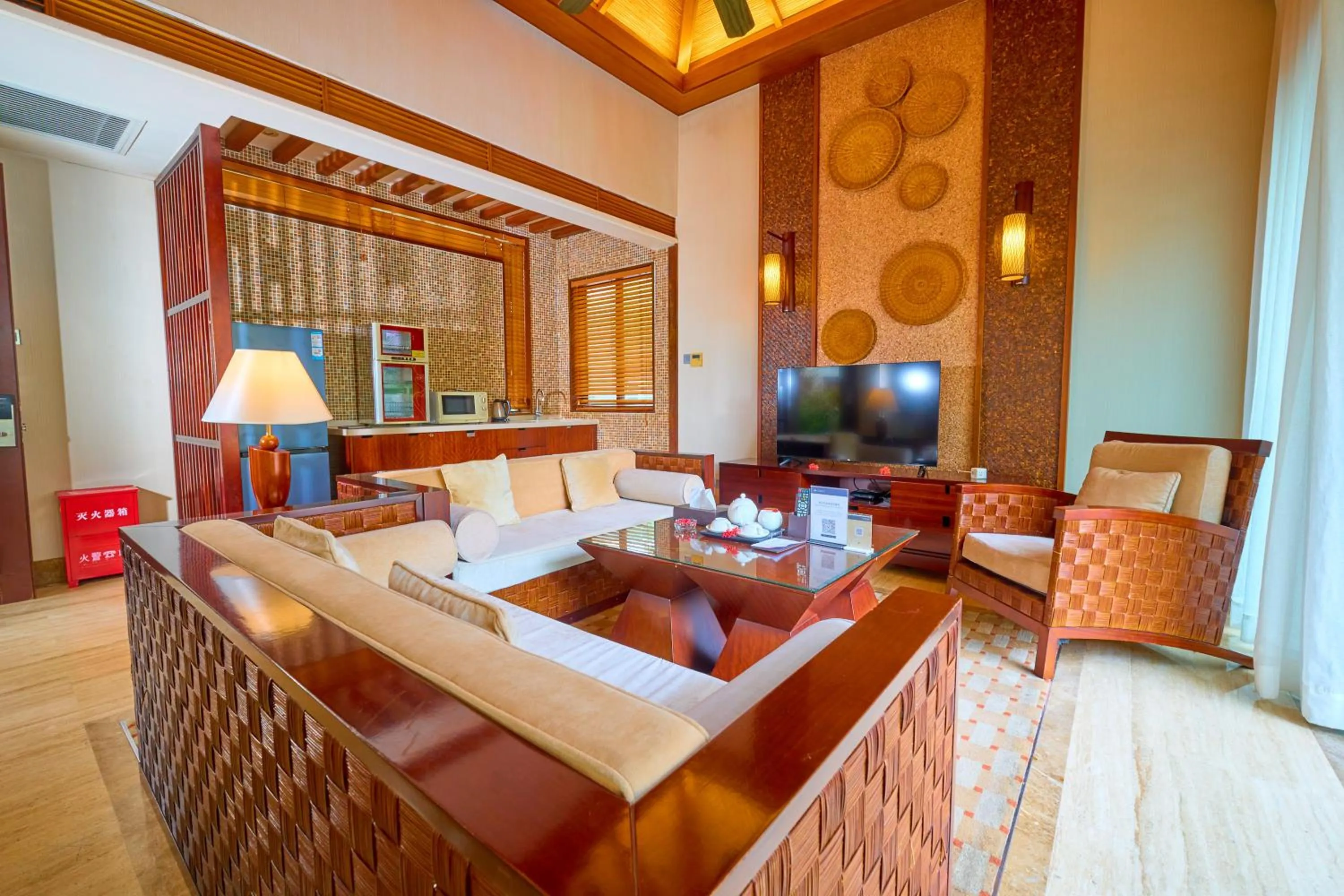 Kitchen or kitchenette in Grand Metropark Villa Resort Sanya Yalong Bay