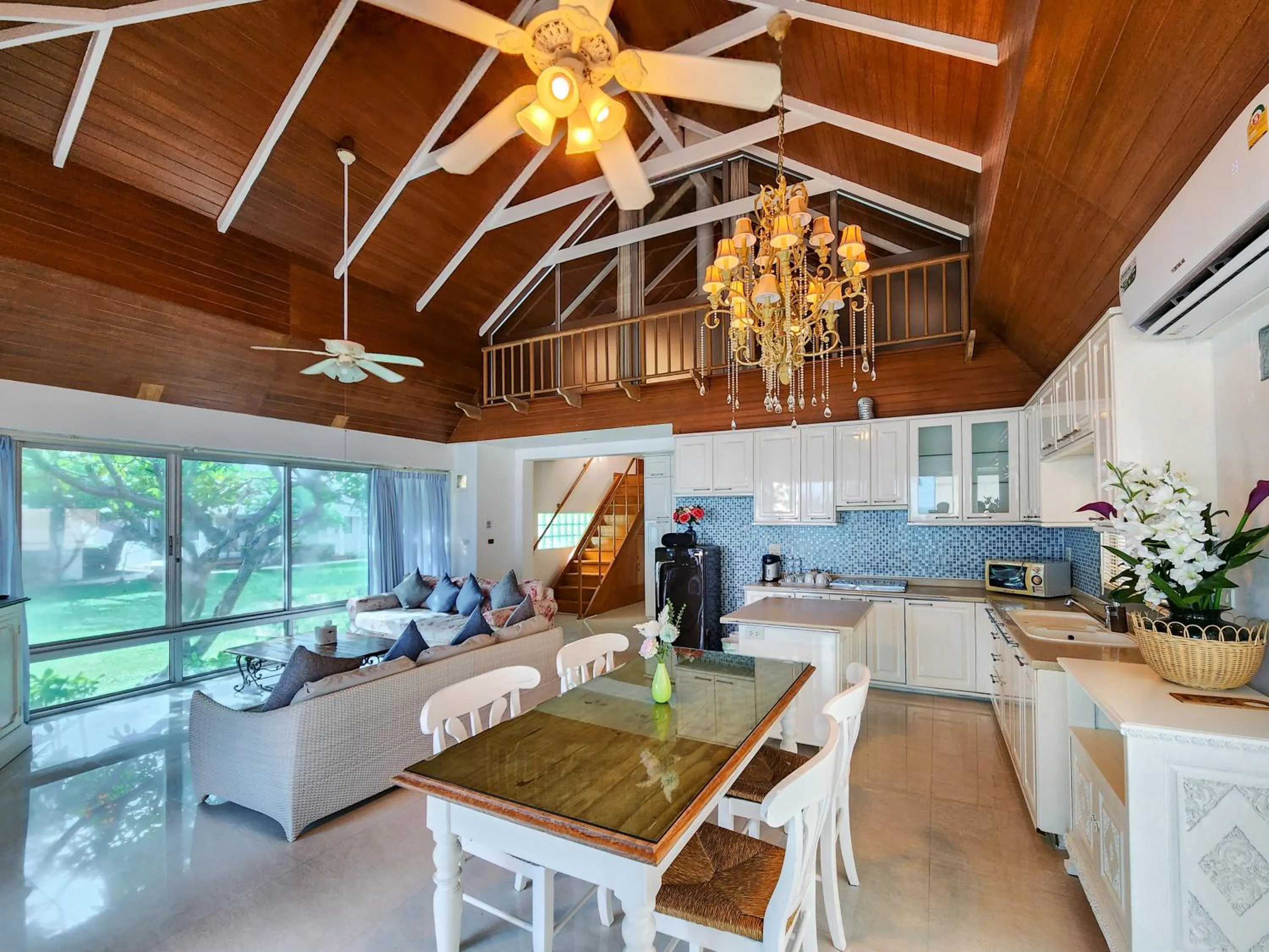 Living room in Bandara On Sea, Rayong