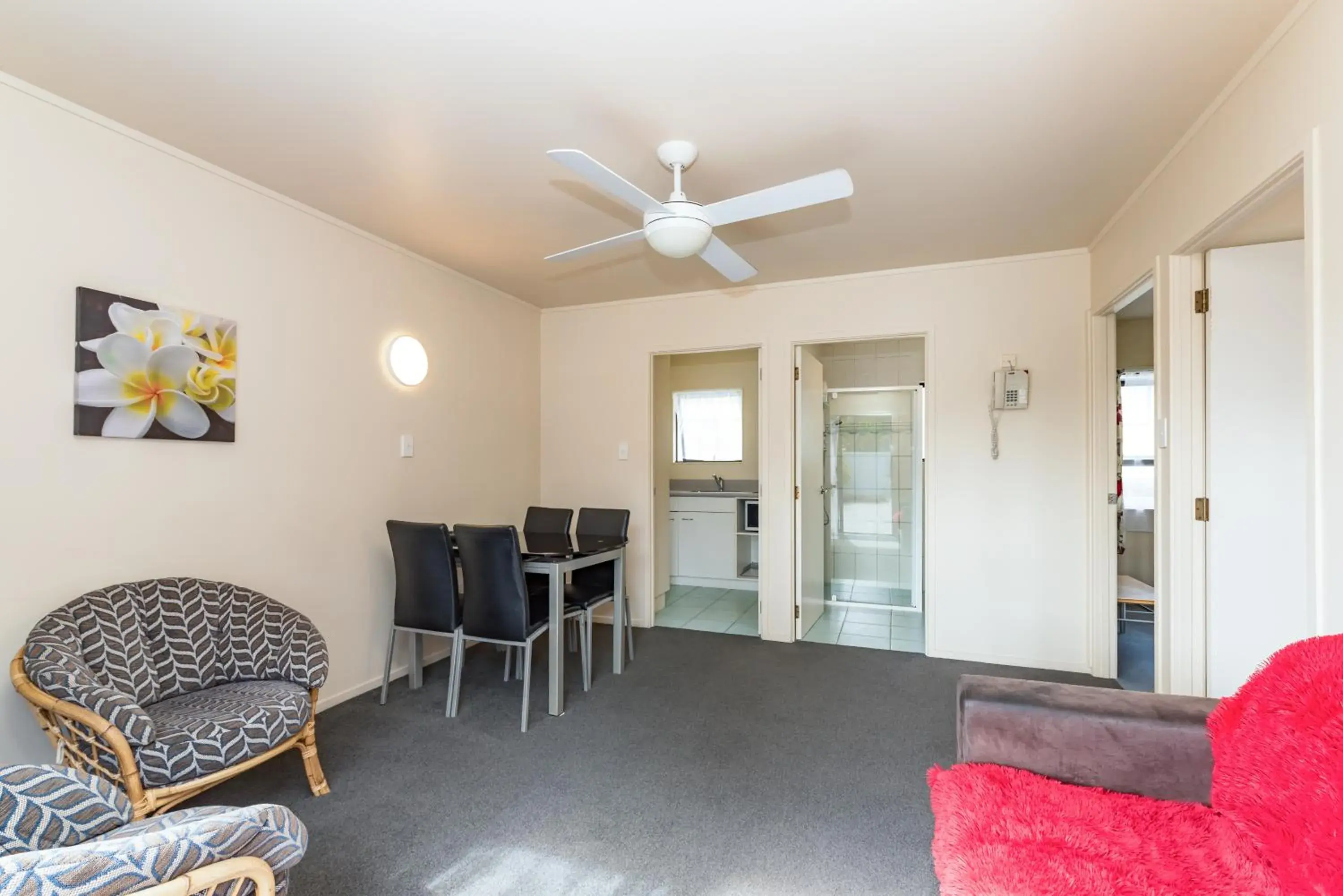 Standard Two-Bedroom Apartment in Dolphin Motel Standard Two-Bedroom Apartment in Dolphin Motel