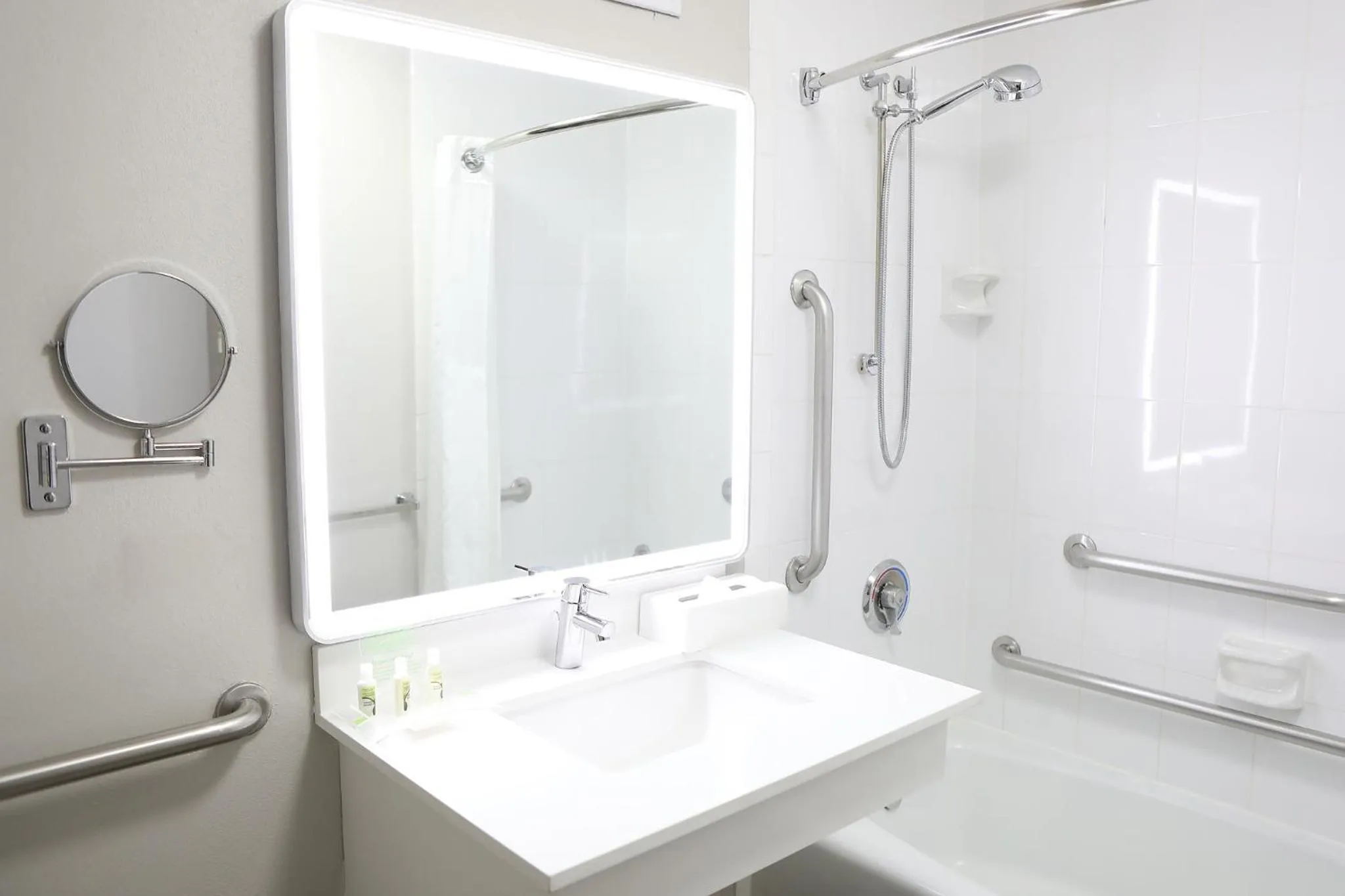 Bathroom in Holiday Inn Chicago/Oak Brook by IHG