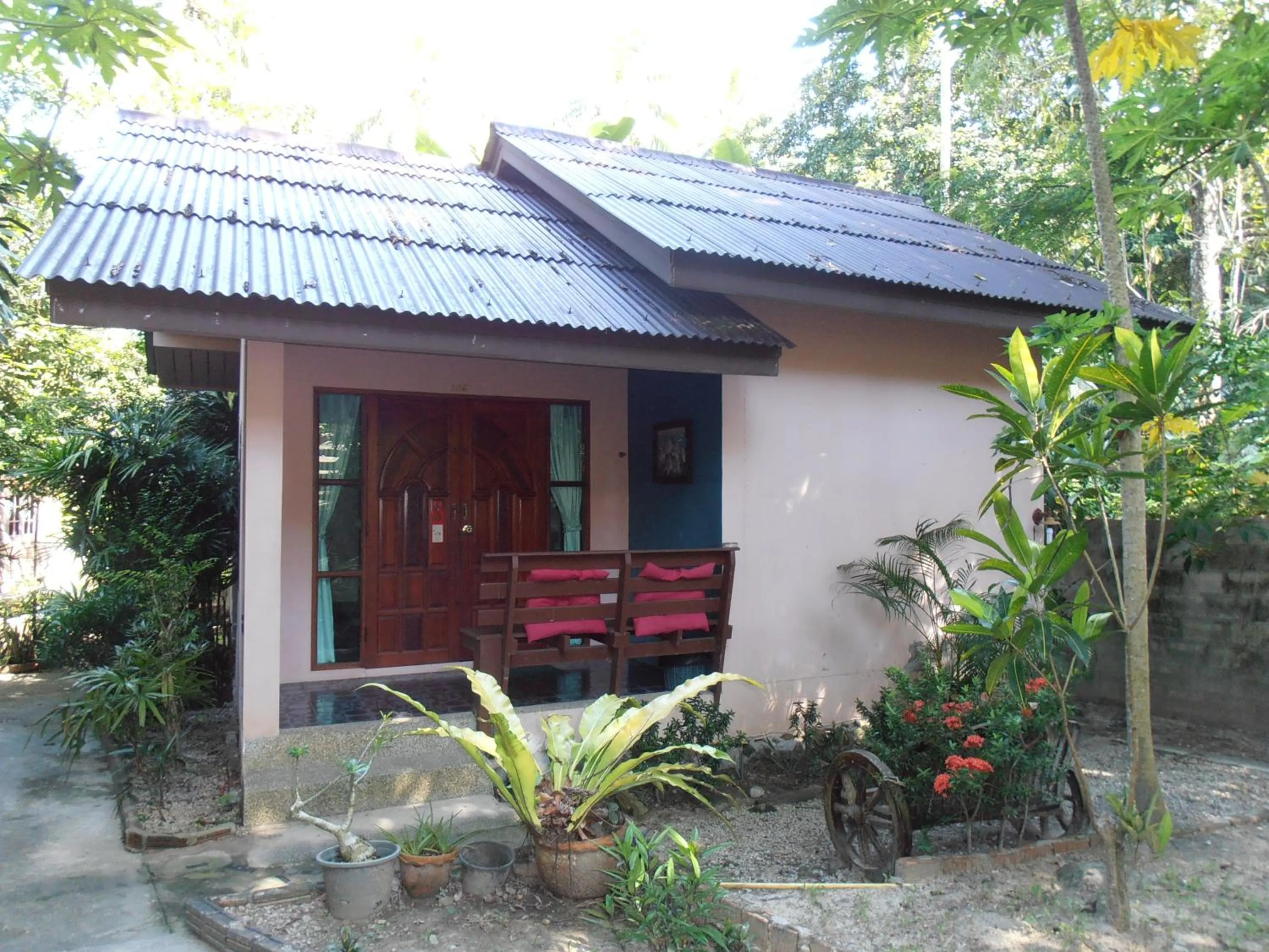 Facade/entrance in Aonang Green Park Bungalow
