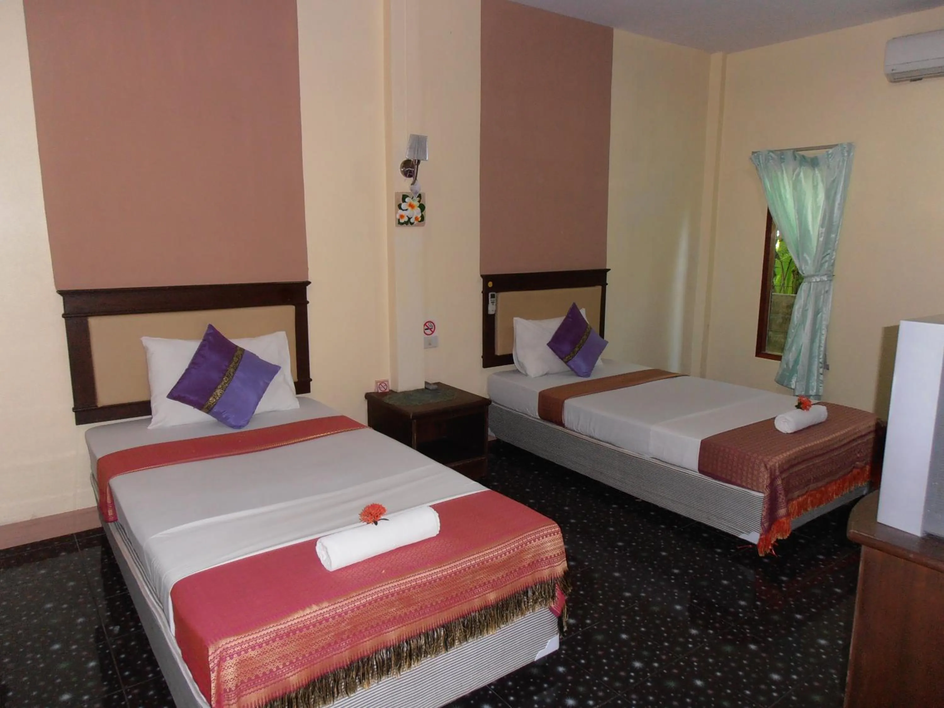 Bed in Aonang Green Park Bungalow