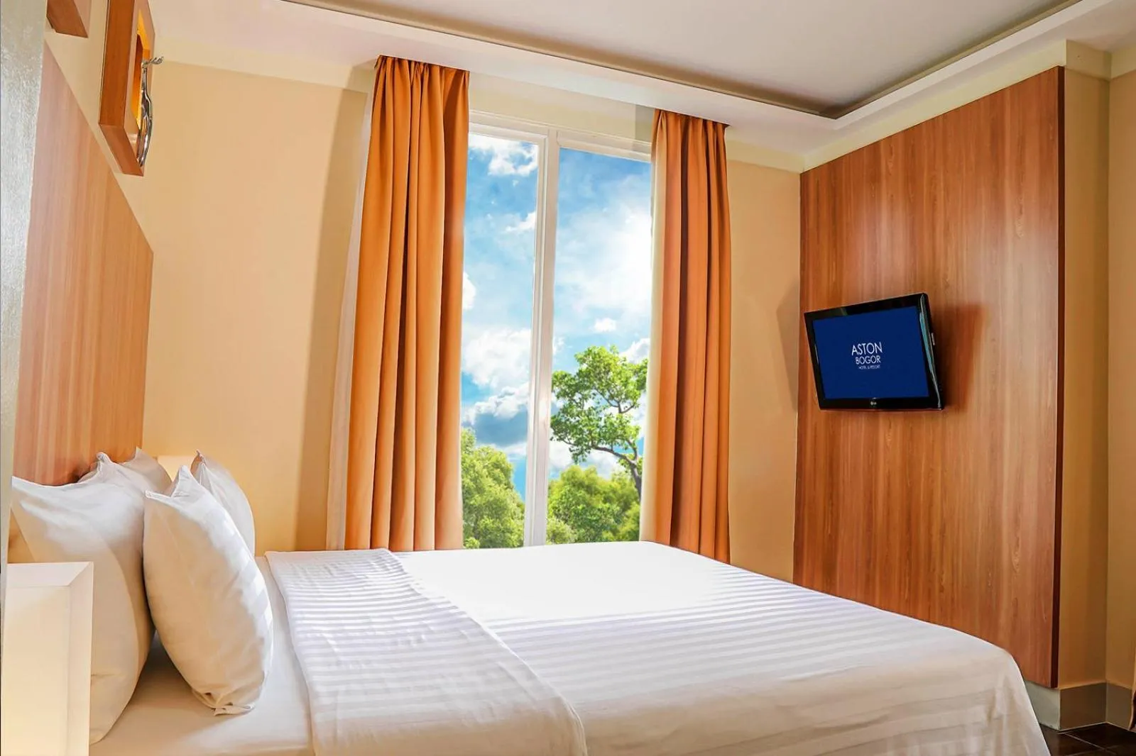 Bed in Aston Bogor Hotel and Resort