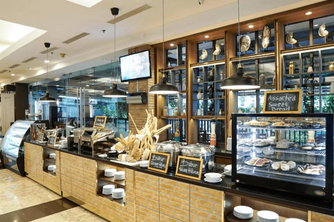 Restaurant/places to eat in Aston Bogor Hotel and Resort