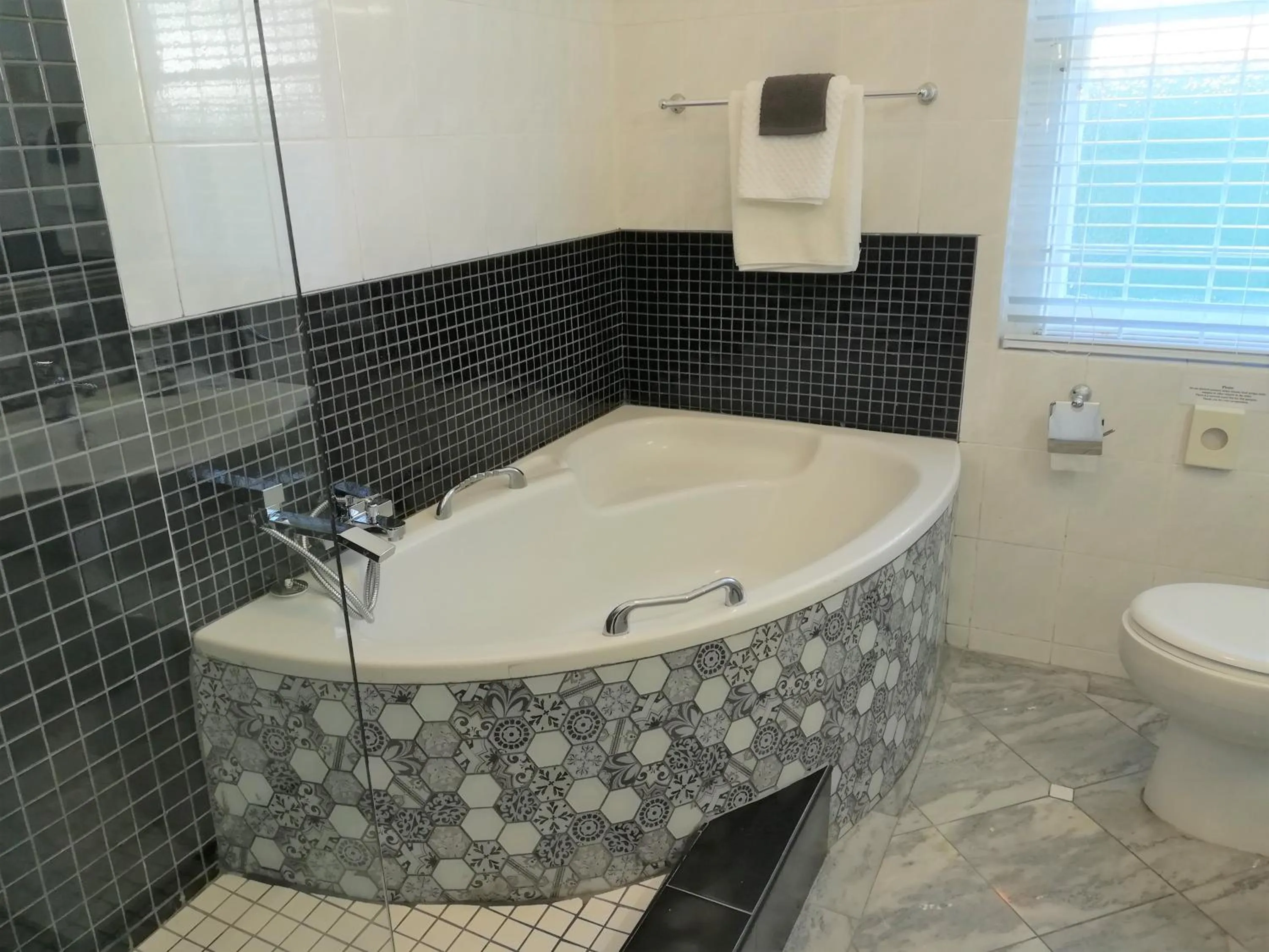 Shower in Eastbury Cottage