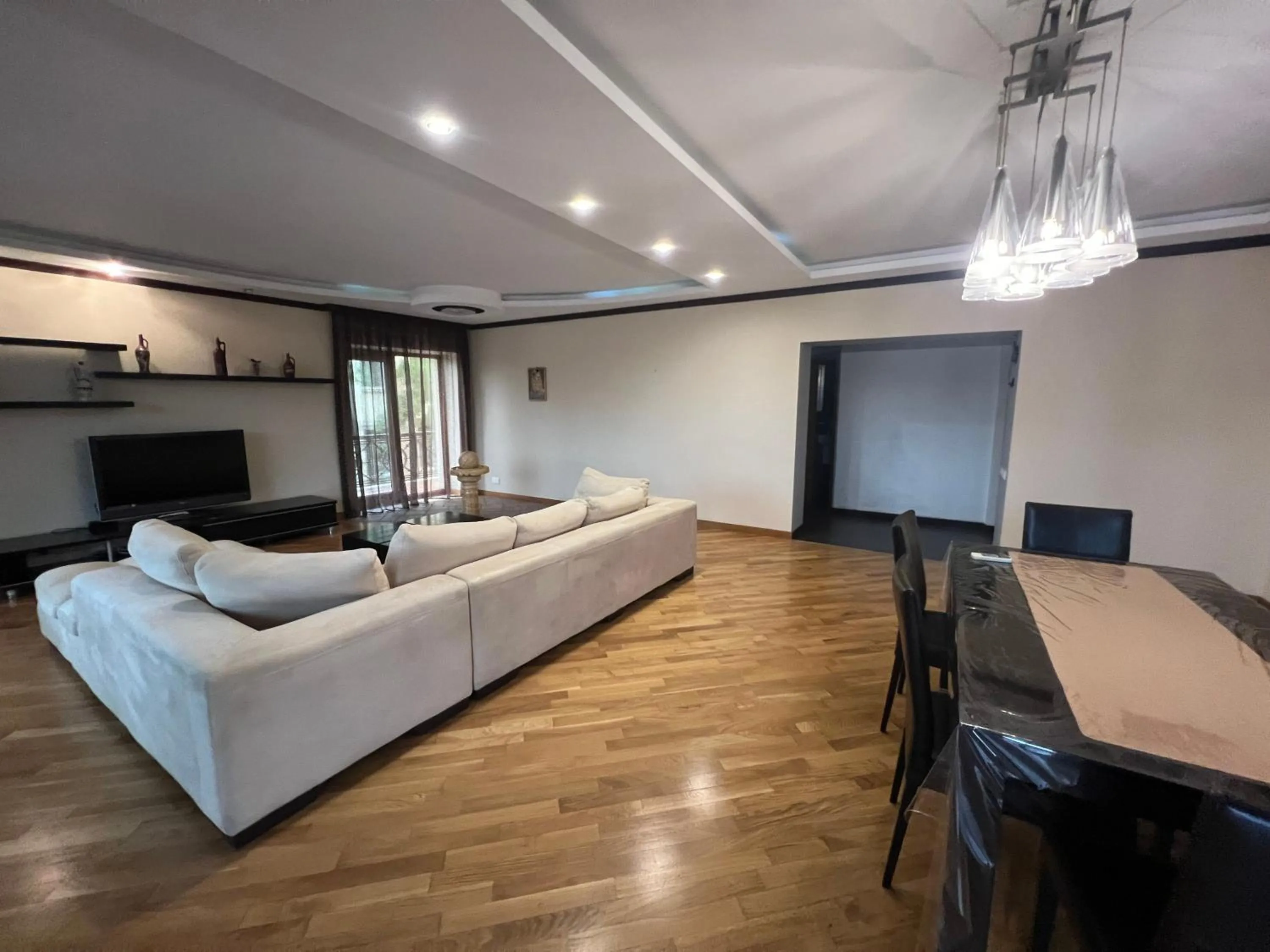 Promenade 2 BDR Apartment