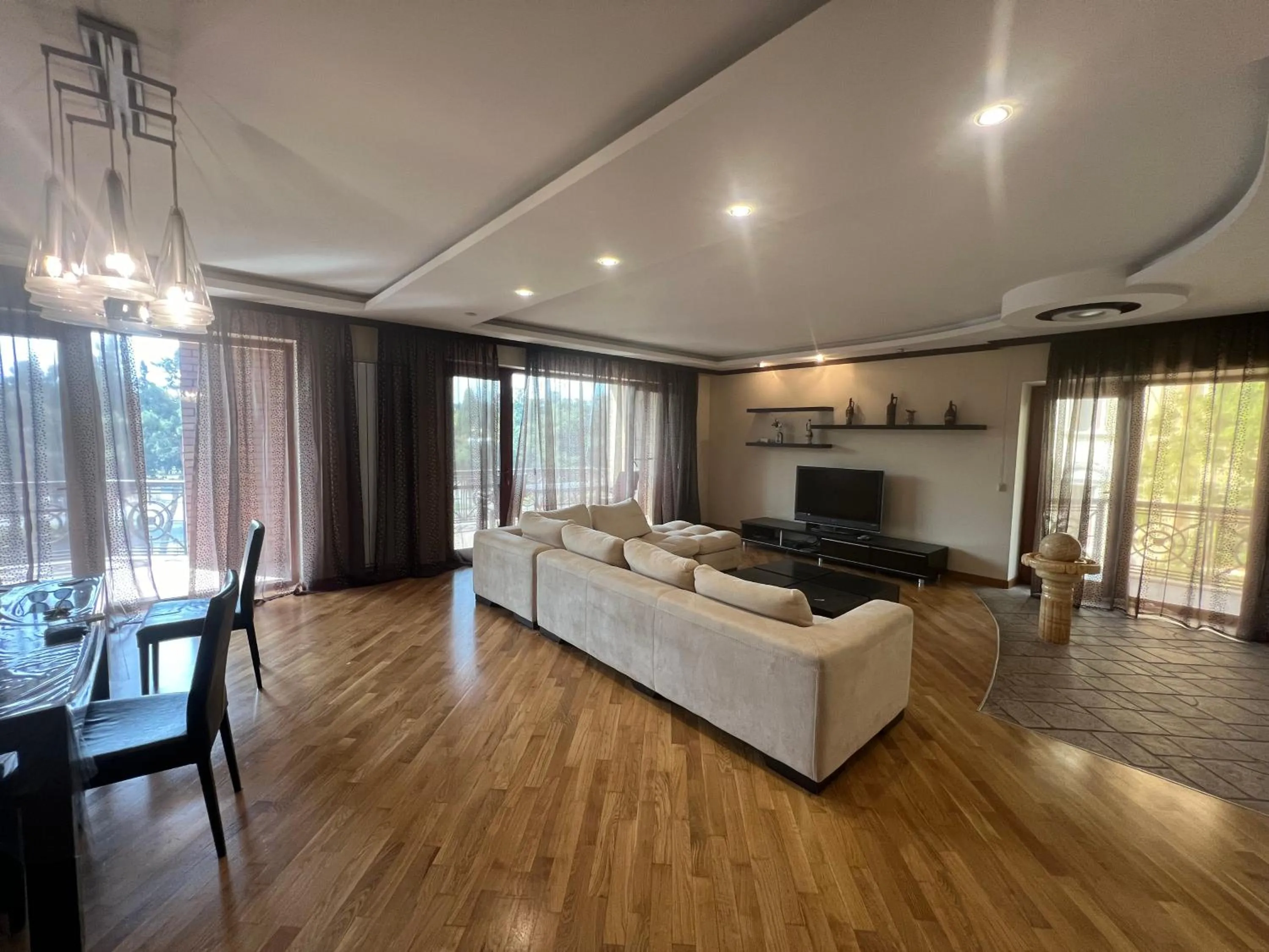Promenade 2 BDR Apartment