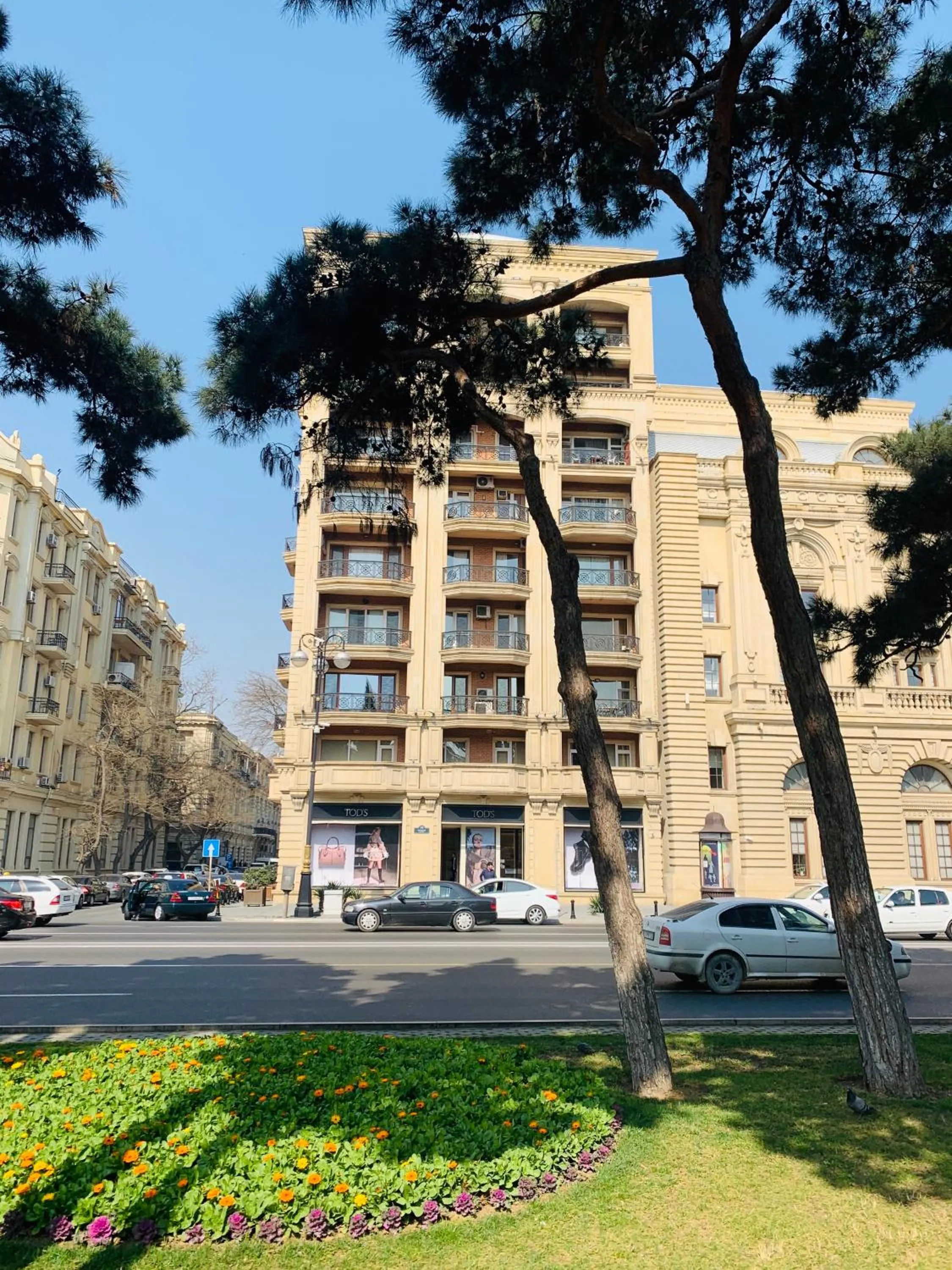 Promenade 2 BDR Apartment