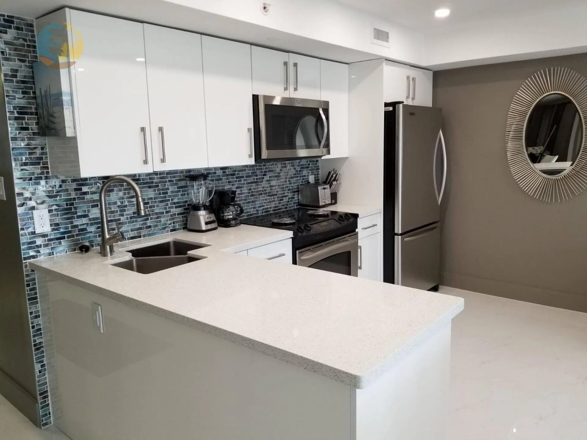 Luxury Beach Resort - HORA RENTALS