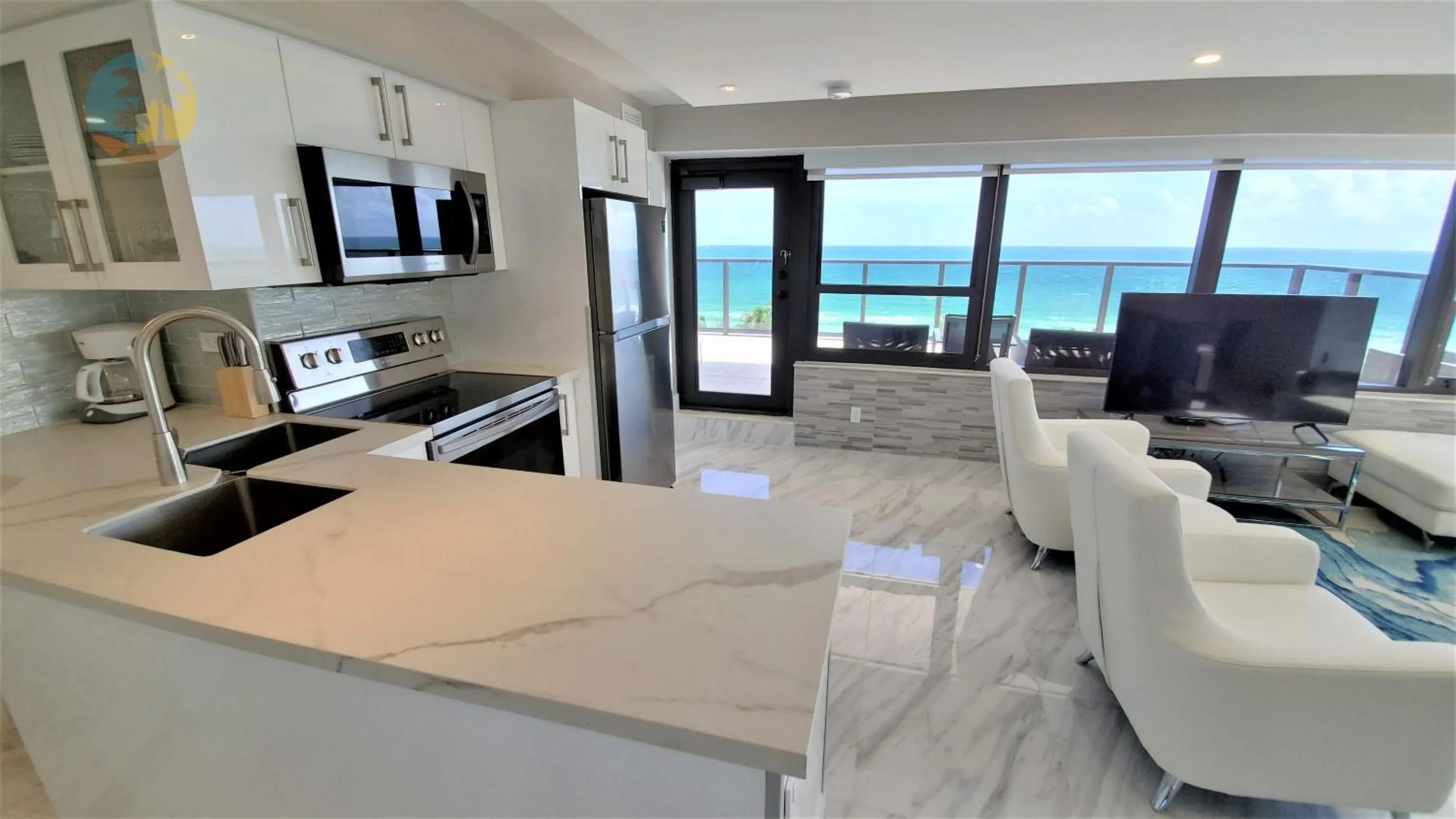 Luxury Beach Resort - HORA RENTALS