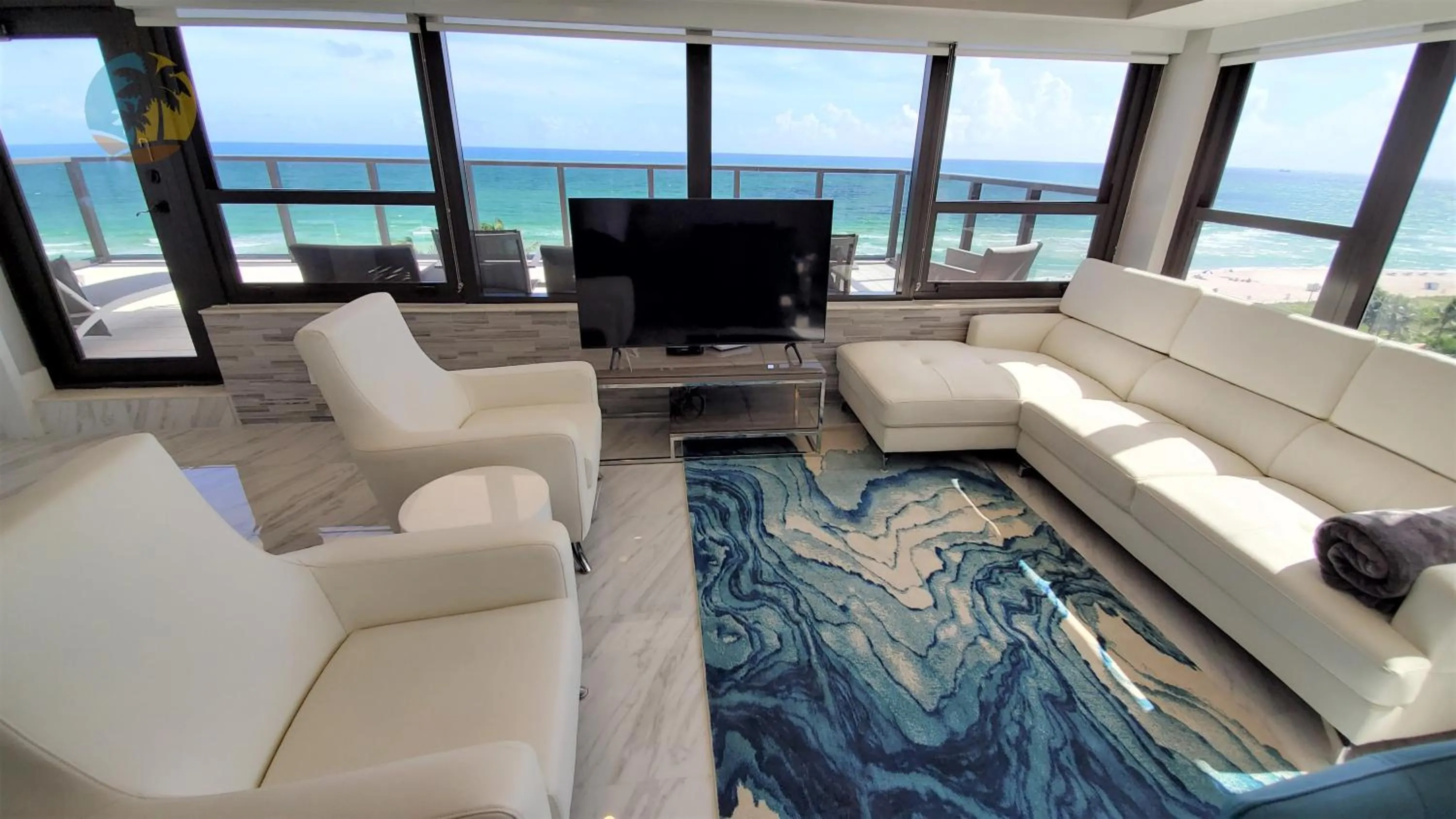 Luxury Beach Resort - HORA RENTALS