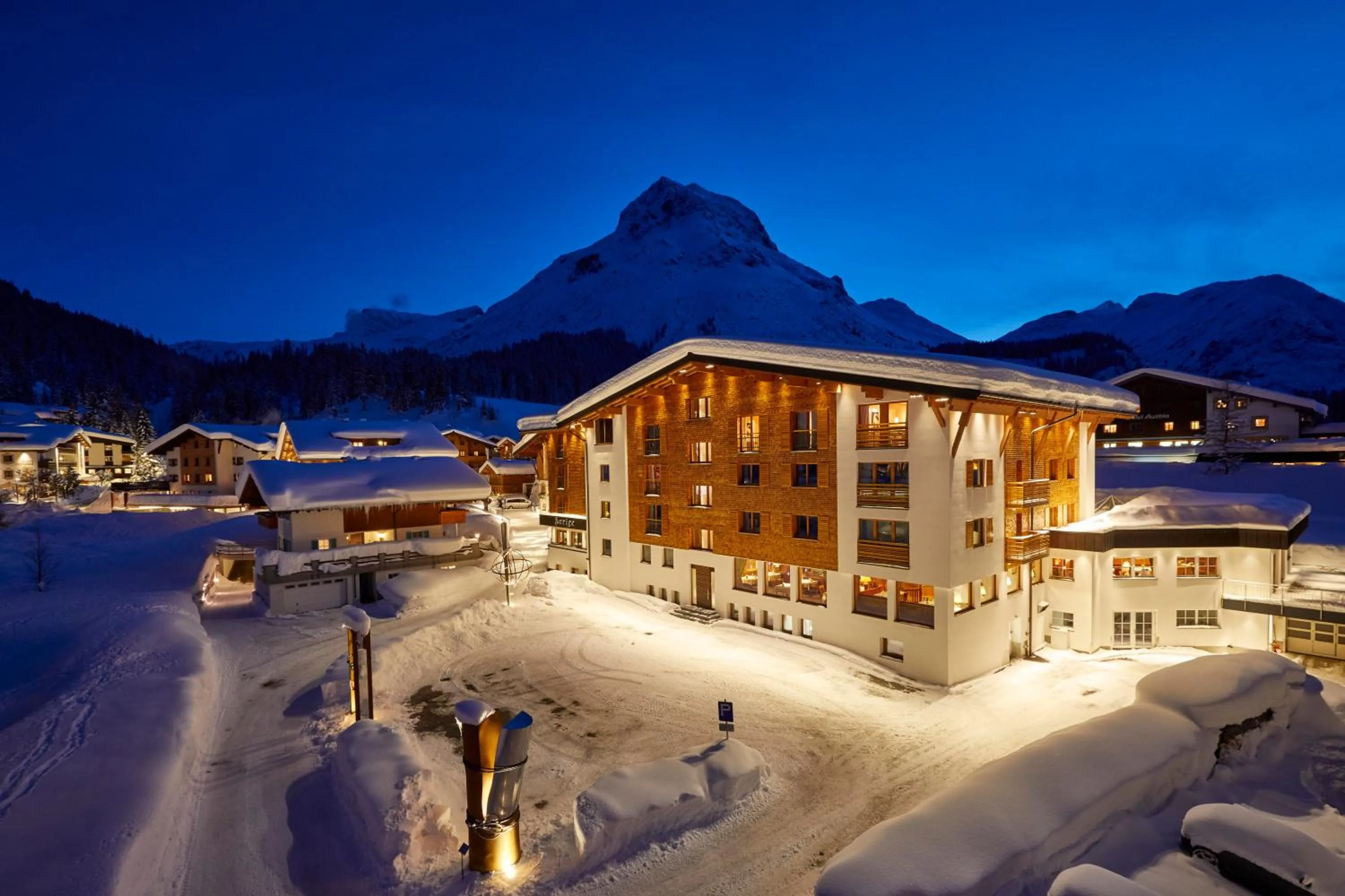 Property building in Hotel Auriga