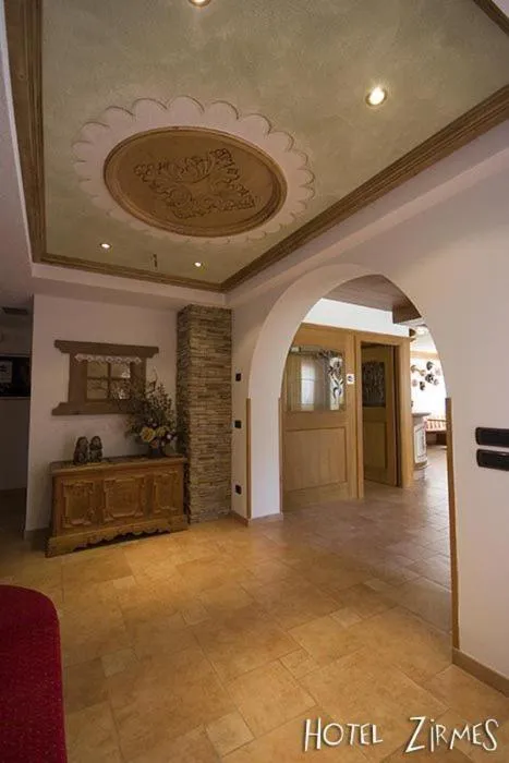 Decorative detail in Hotel Zirmes