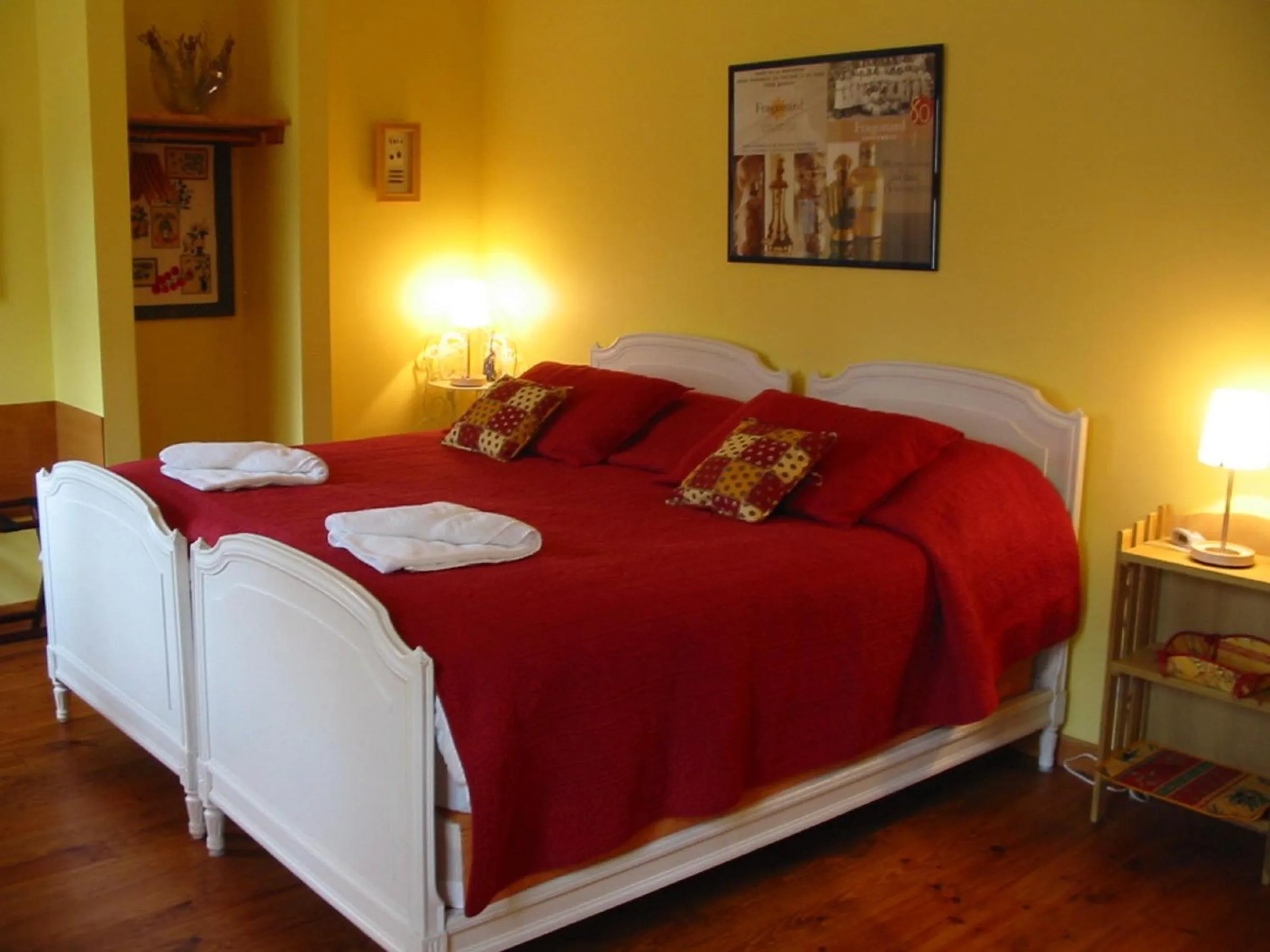 Bedroom, Bed in Escale du Nord