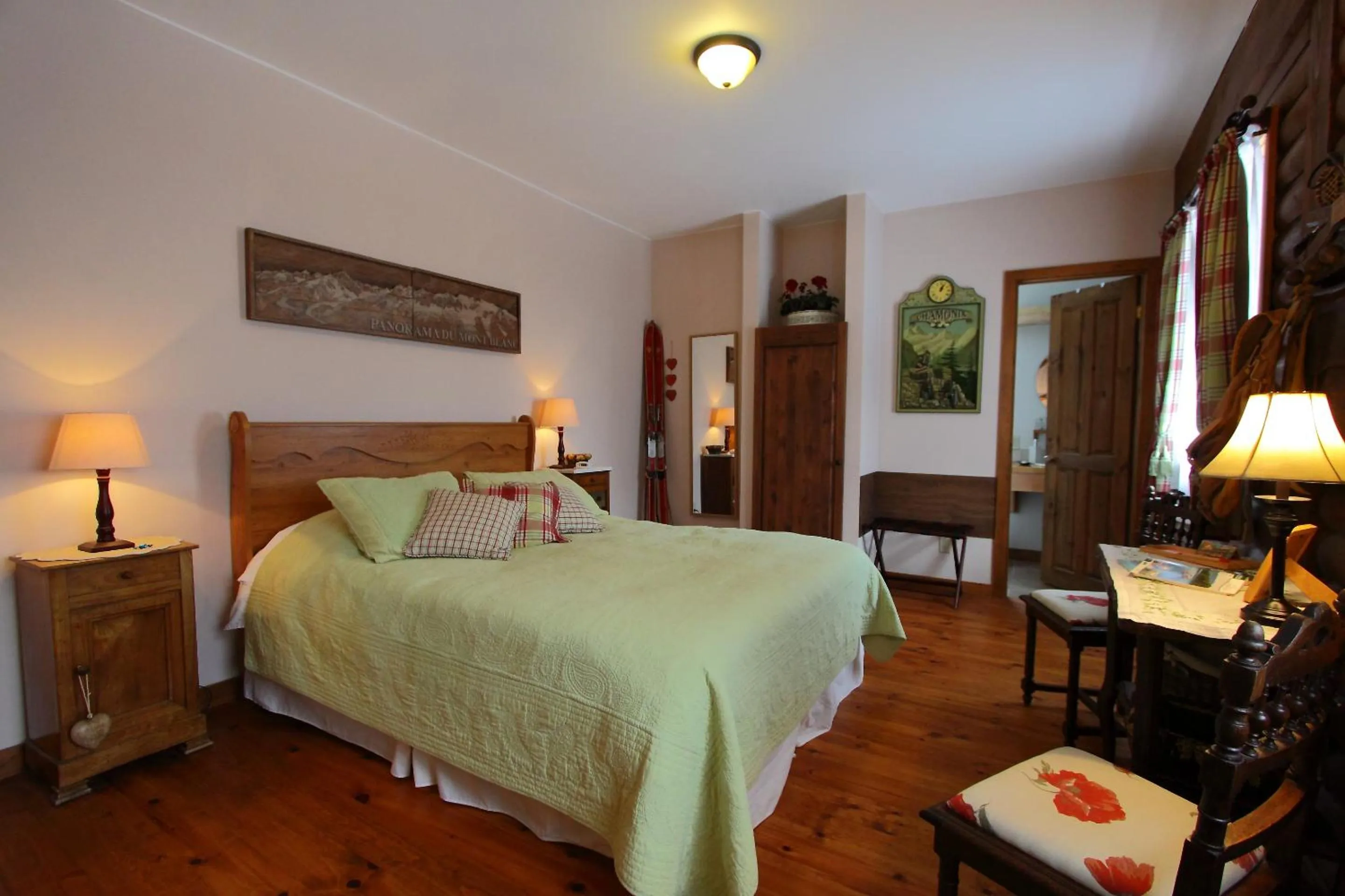 Bedroom, Bed in Escale du Nord